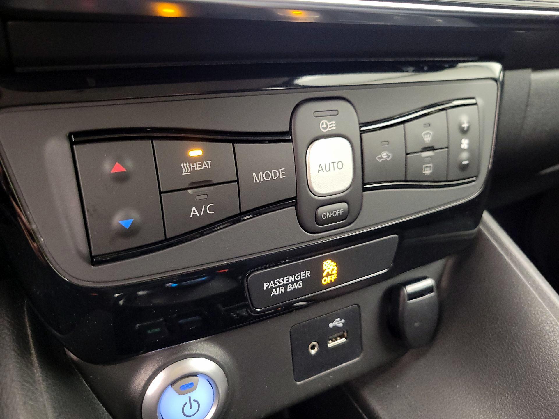 Thumbnail: 2019 Nissan Leaf - 17
