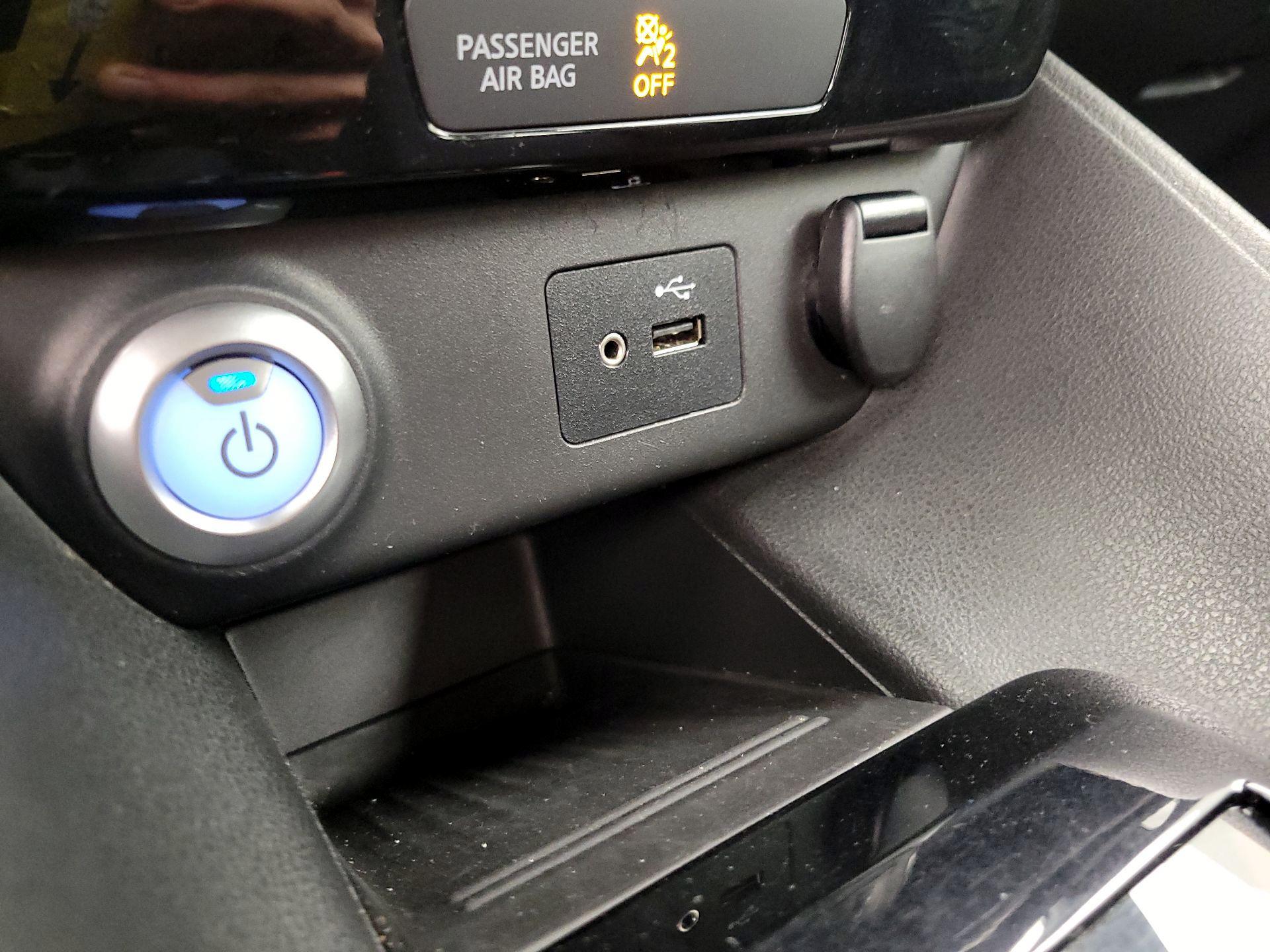 Thumbnail: 2019 Nissan Leaf - 19