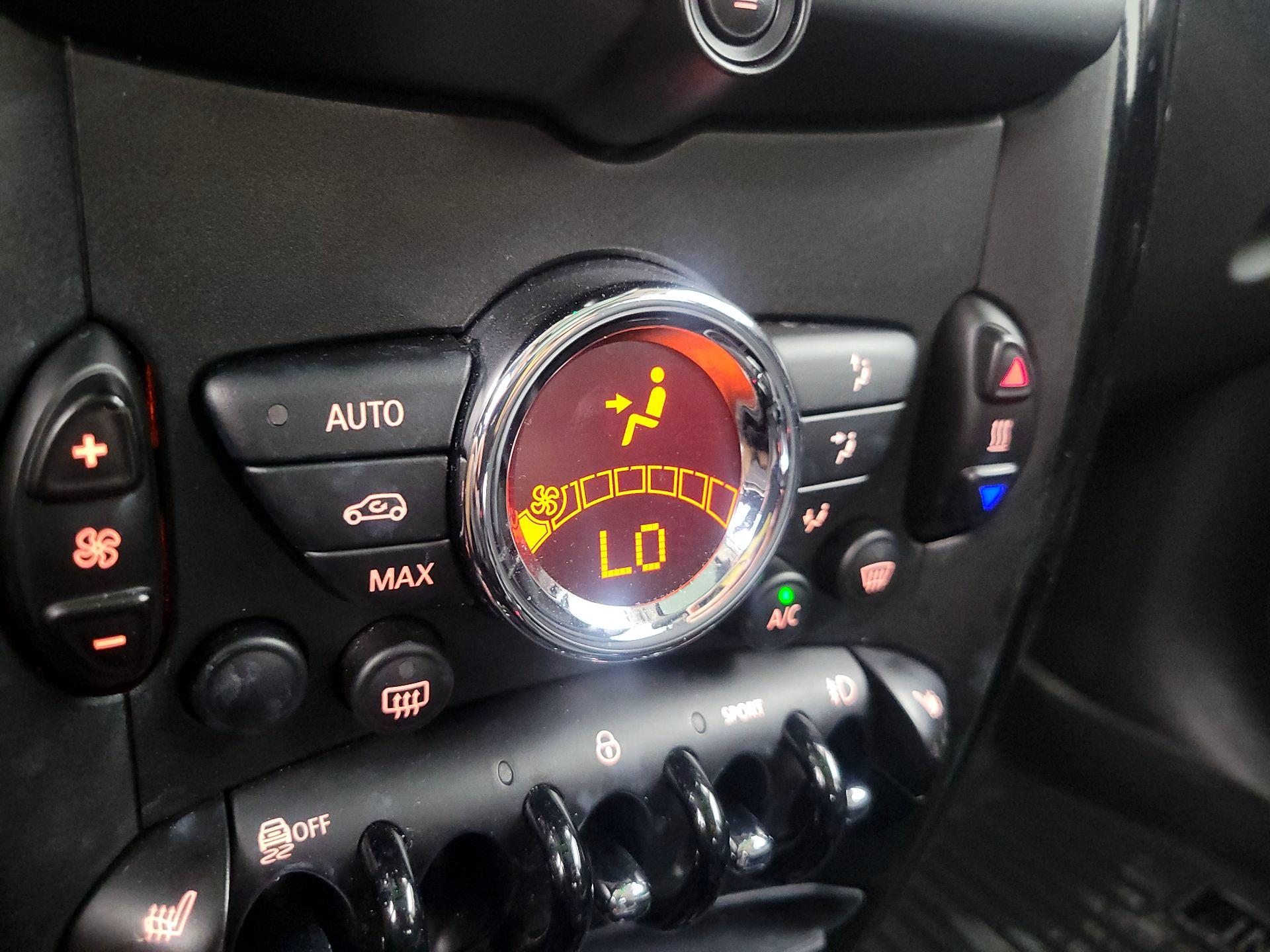 Thumbnail: 2016 MINI Cooper Countryman - 14