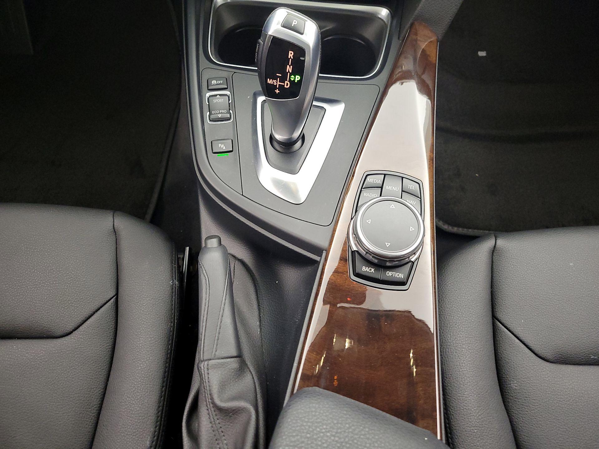 Thumbnail: 2015 BMW 3 Series - 18