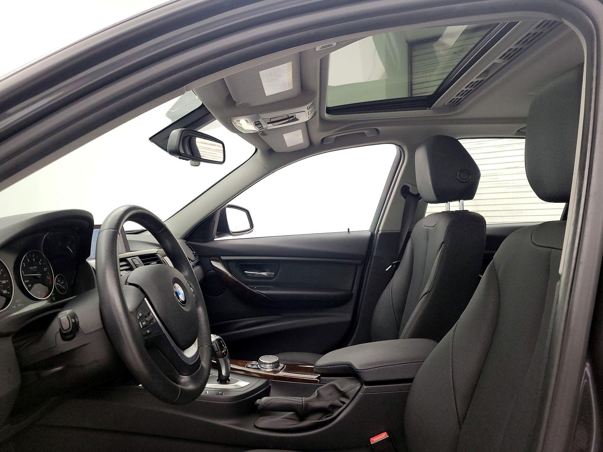 Thumbnail: 2015 BMW 3 Series - 20