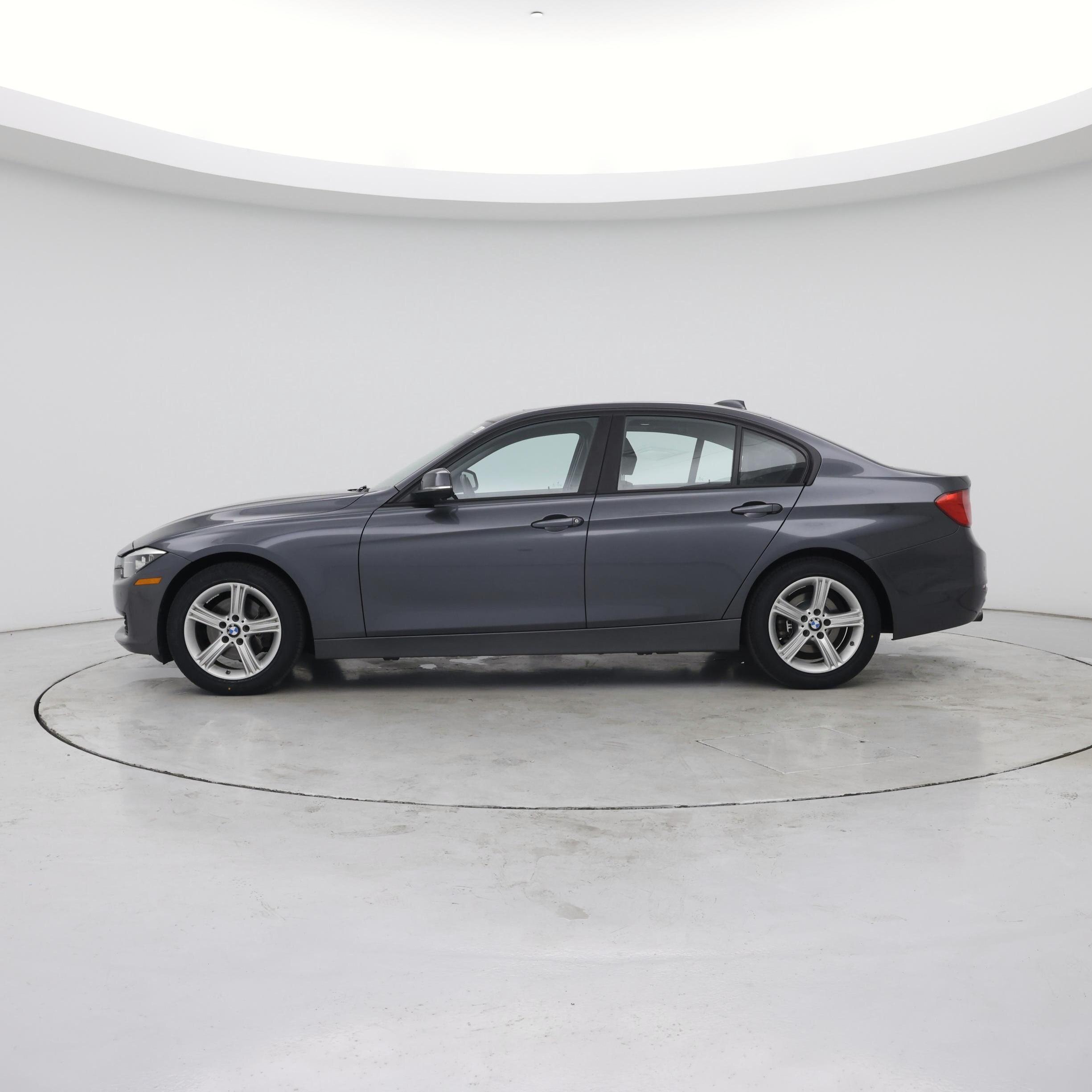 Thumbnail: 2015 BMW 3 Series - 3