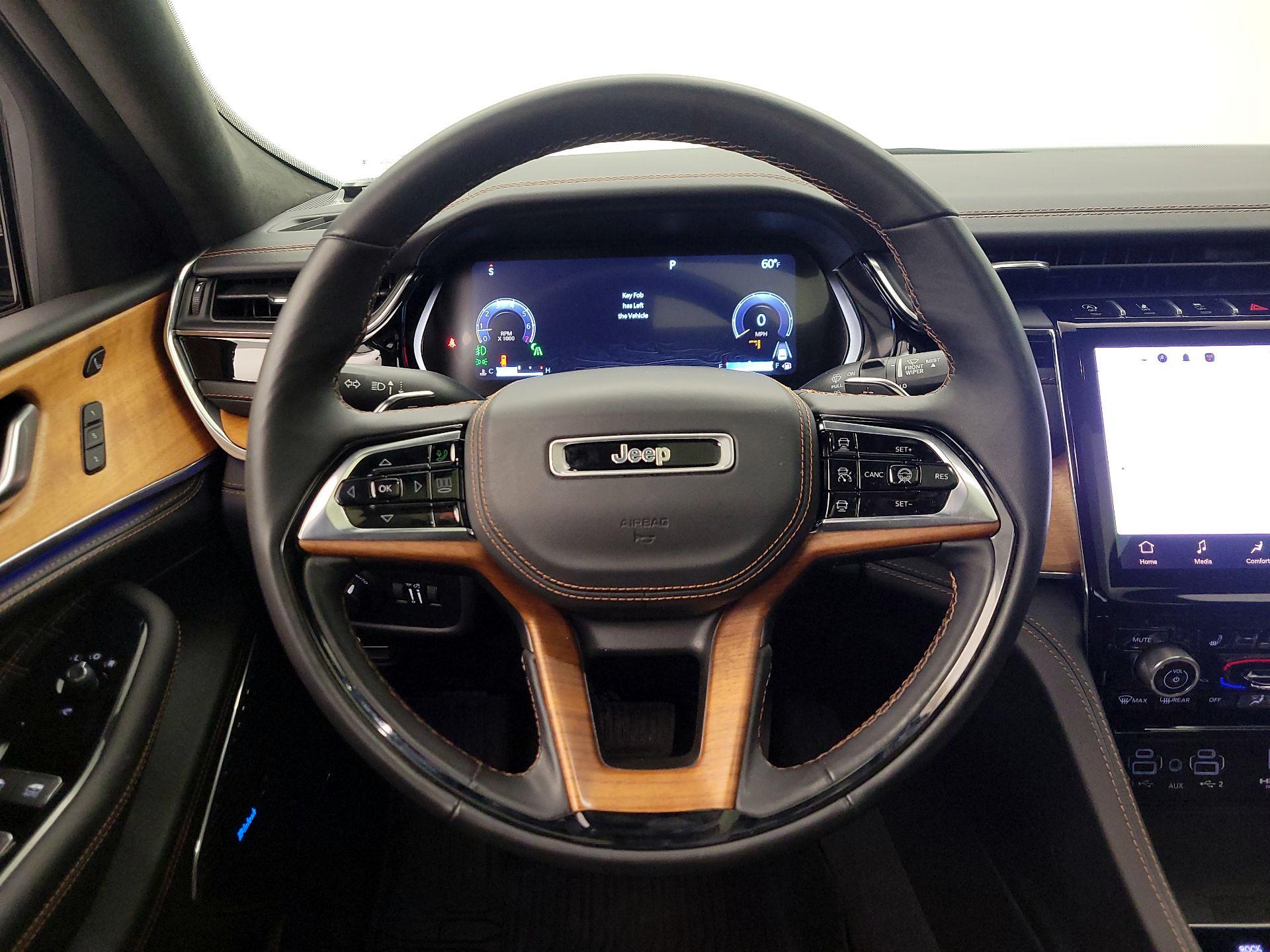 Thumbnail: 2023 Jeep Grand Cherokee - 10