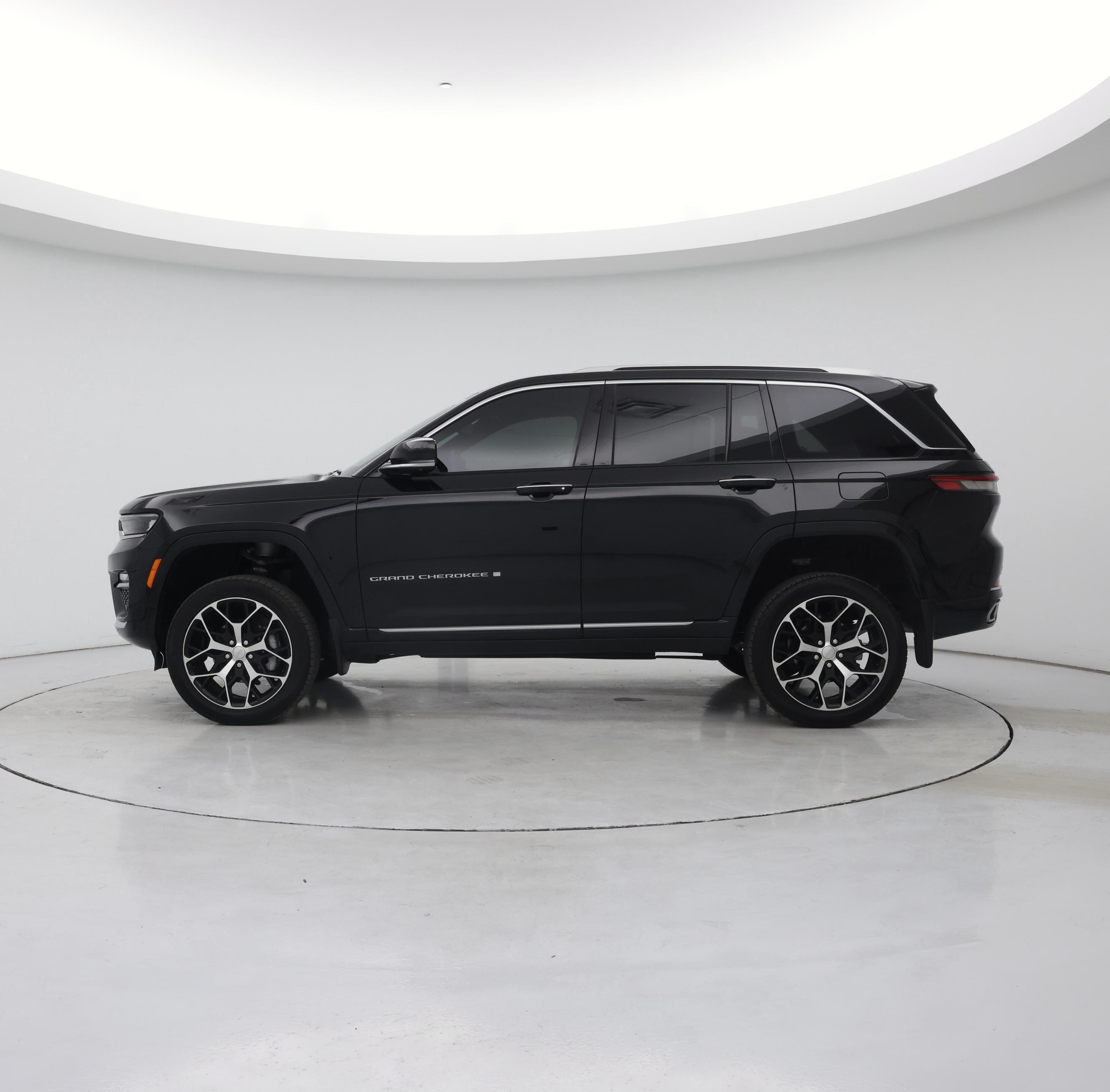 Thumbnail: 2023 Jeep Grand Cherokee - 3