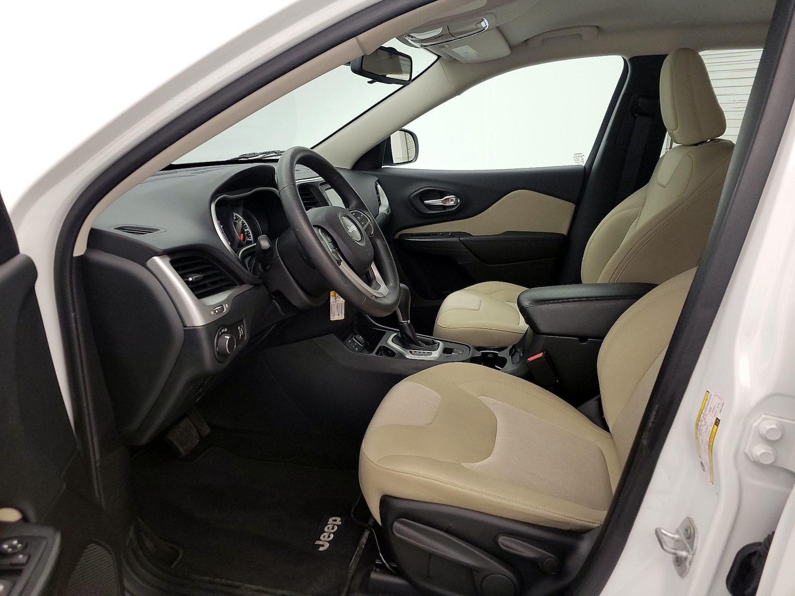 2015 Jeep Cherokee Sport - Photo 12