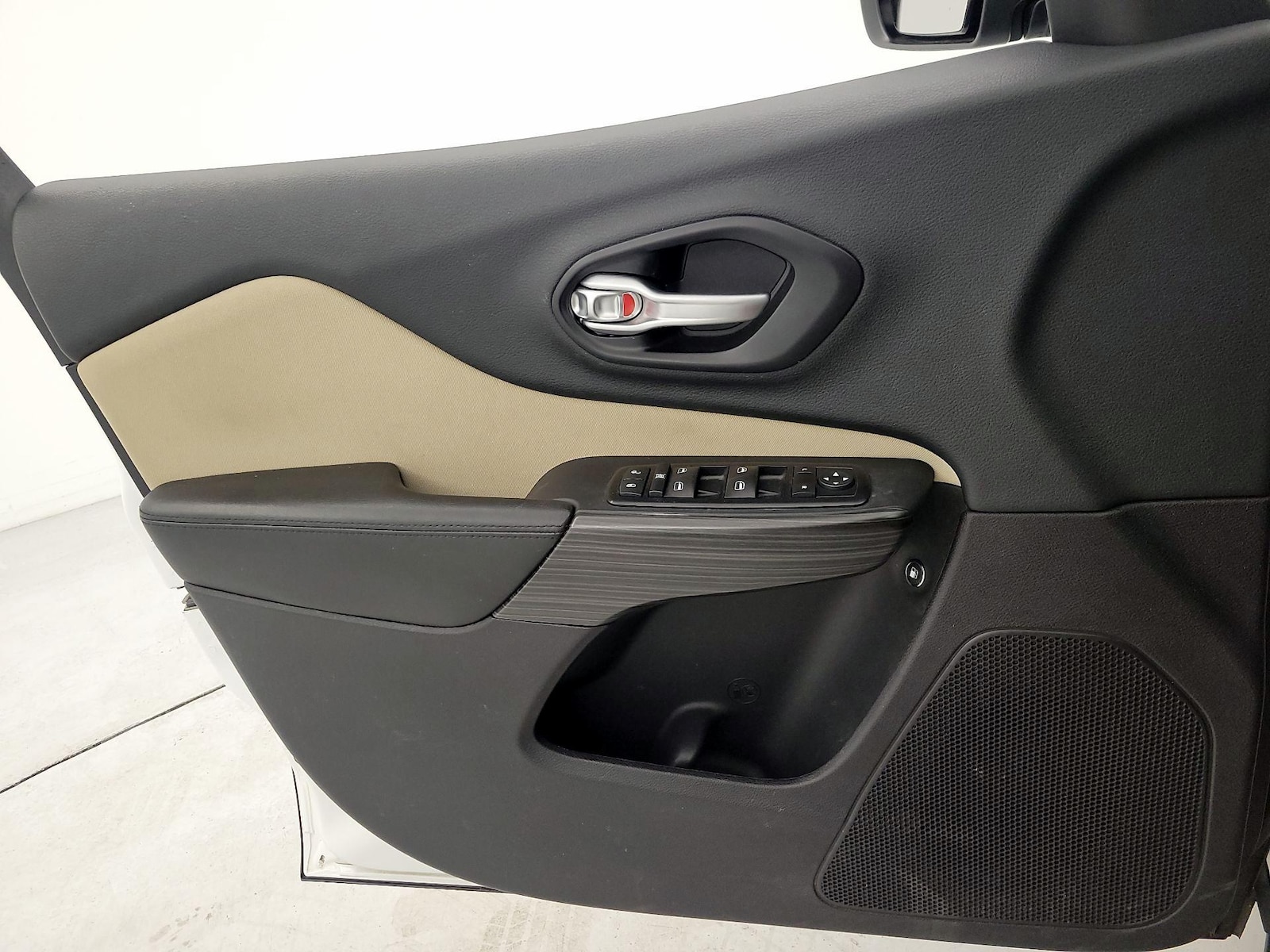 2015 Jeep Cherokee Sport - Photo 13