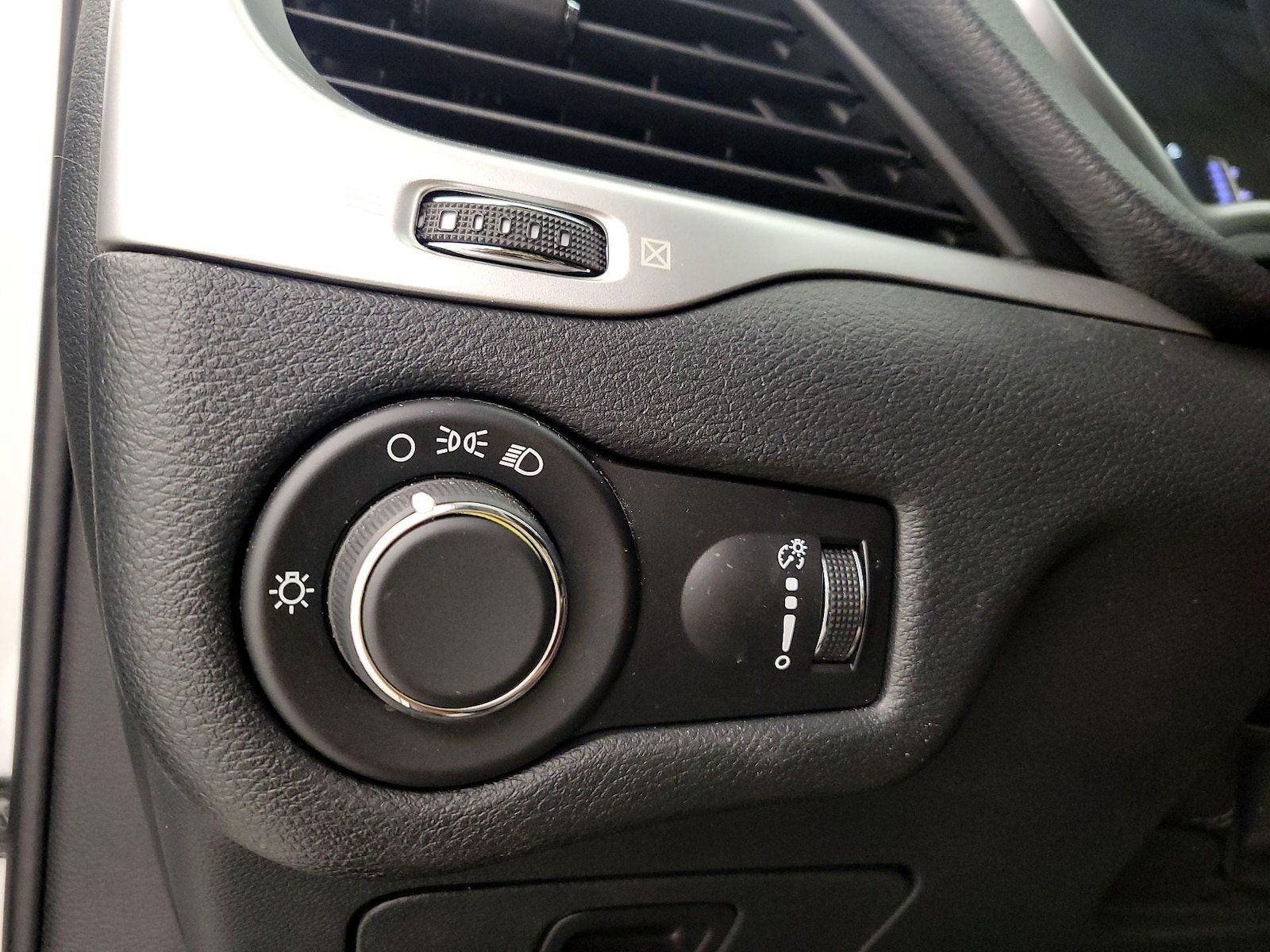 2015 Jeep Cherokee Sport - Photo 14