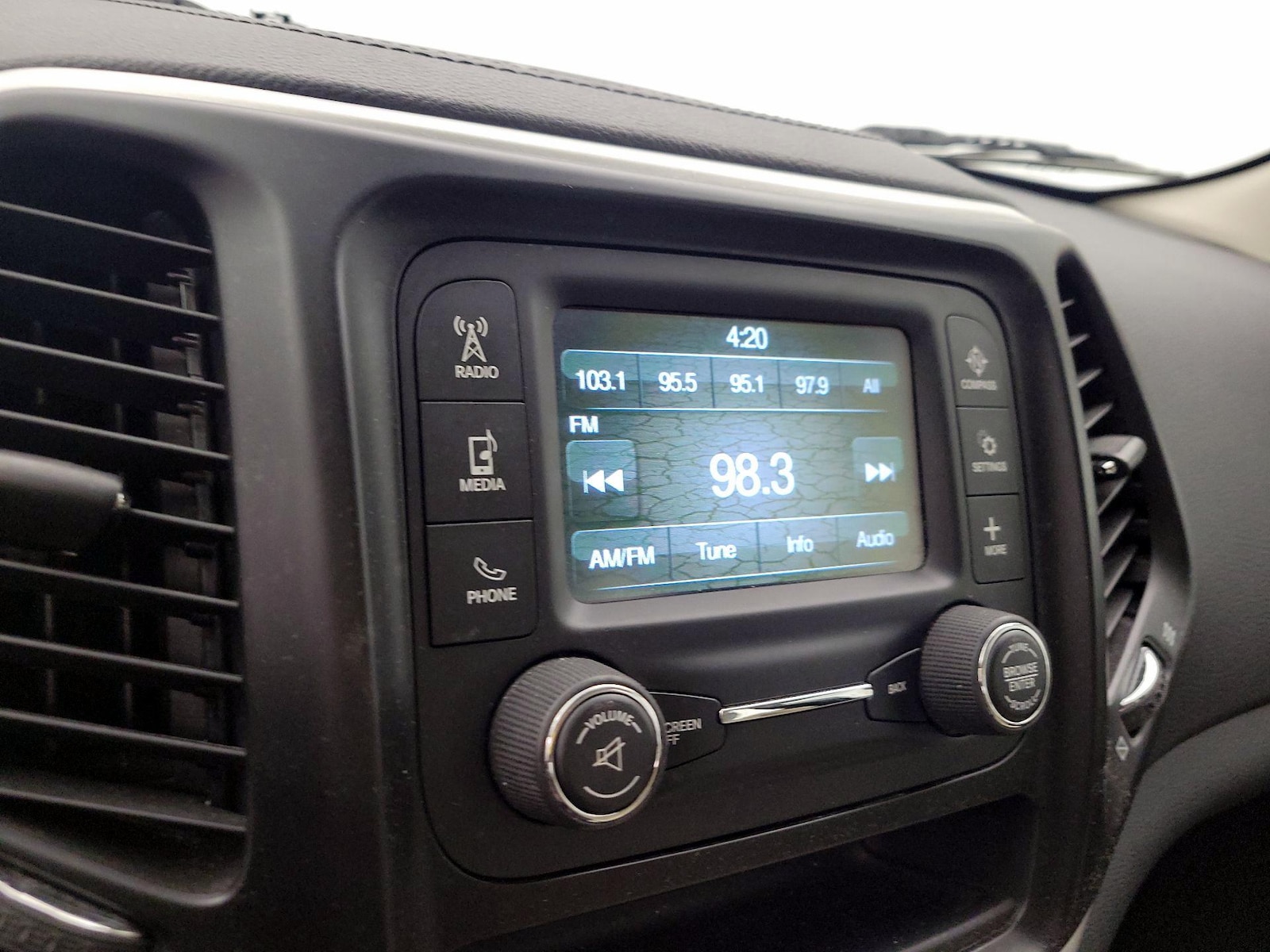 2015 Jeep Cherokee Sport - Photo 15