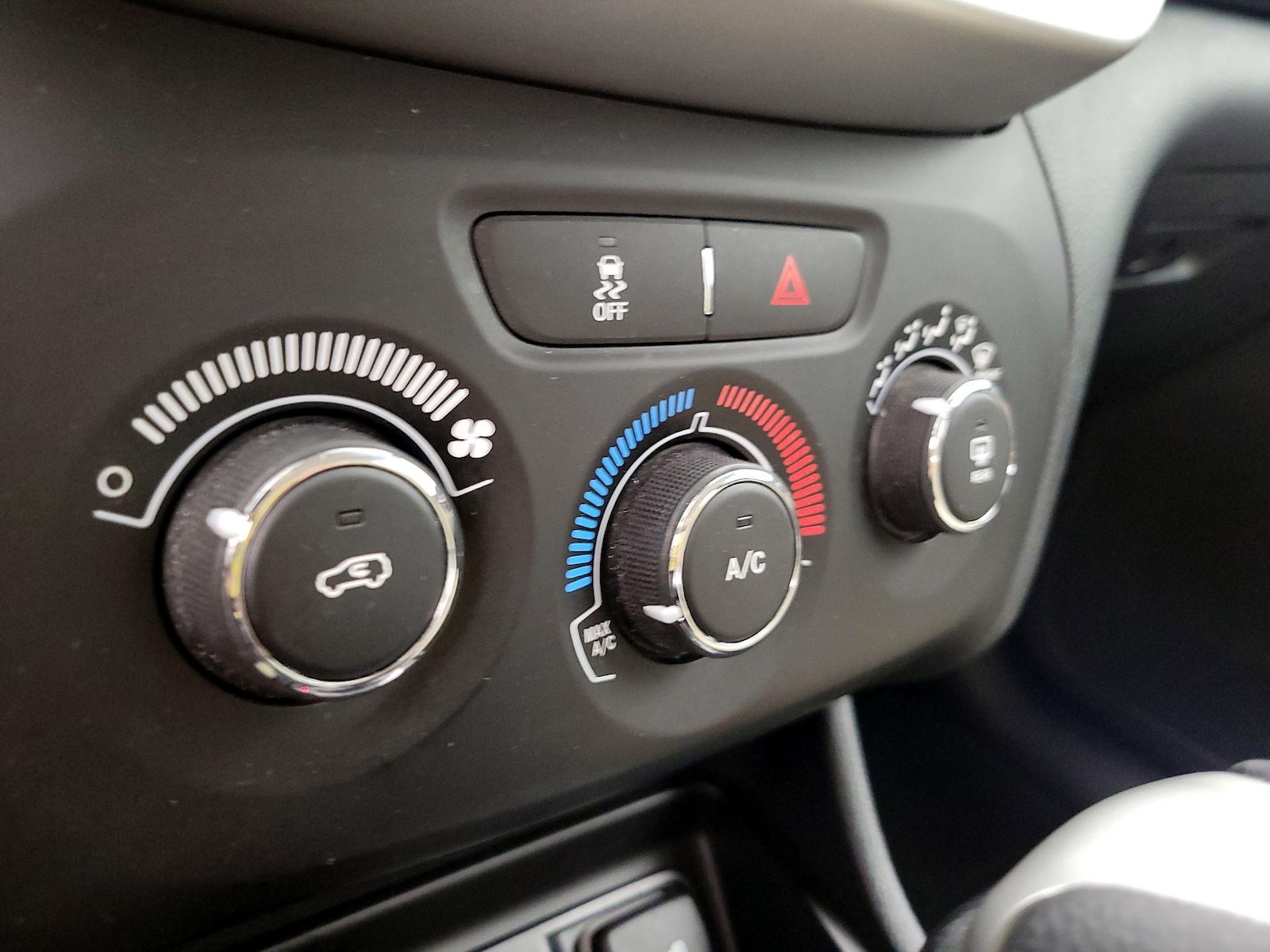 2015 Jeep Cherokee Sport - Photo 16