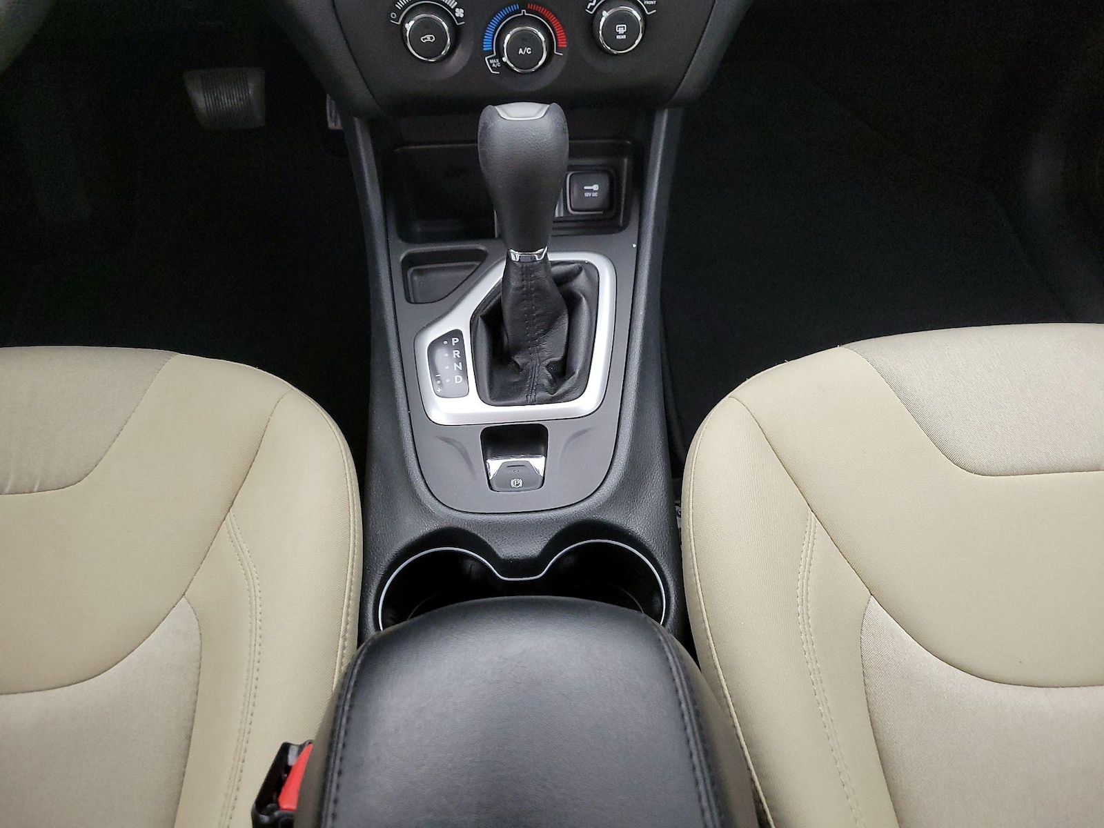 2015 Jeep Cherokee Sport - Photo 17