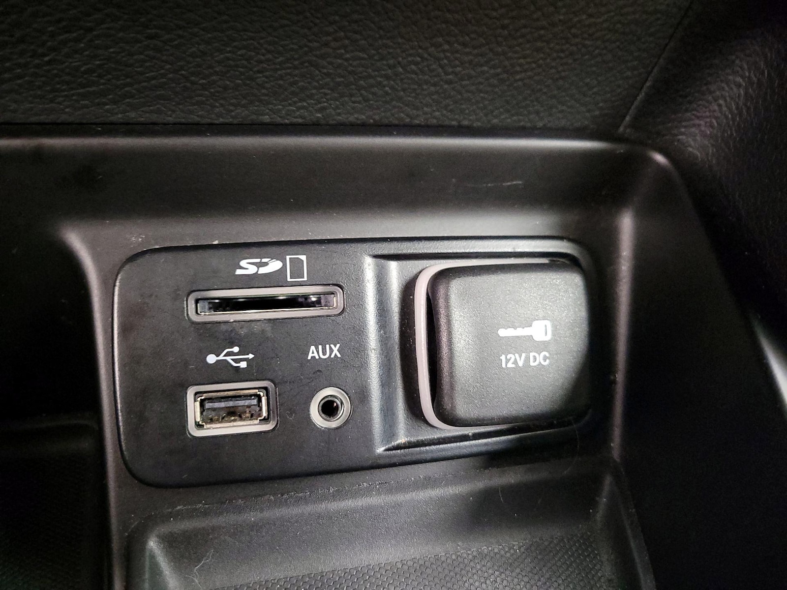 2015 Jeep Cherokee Sport - Photo 18