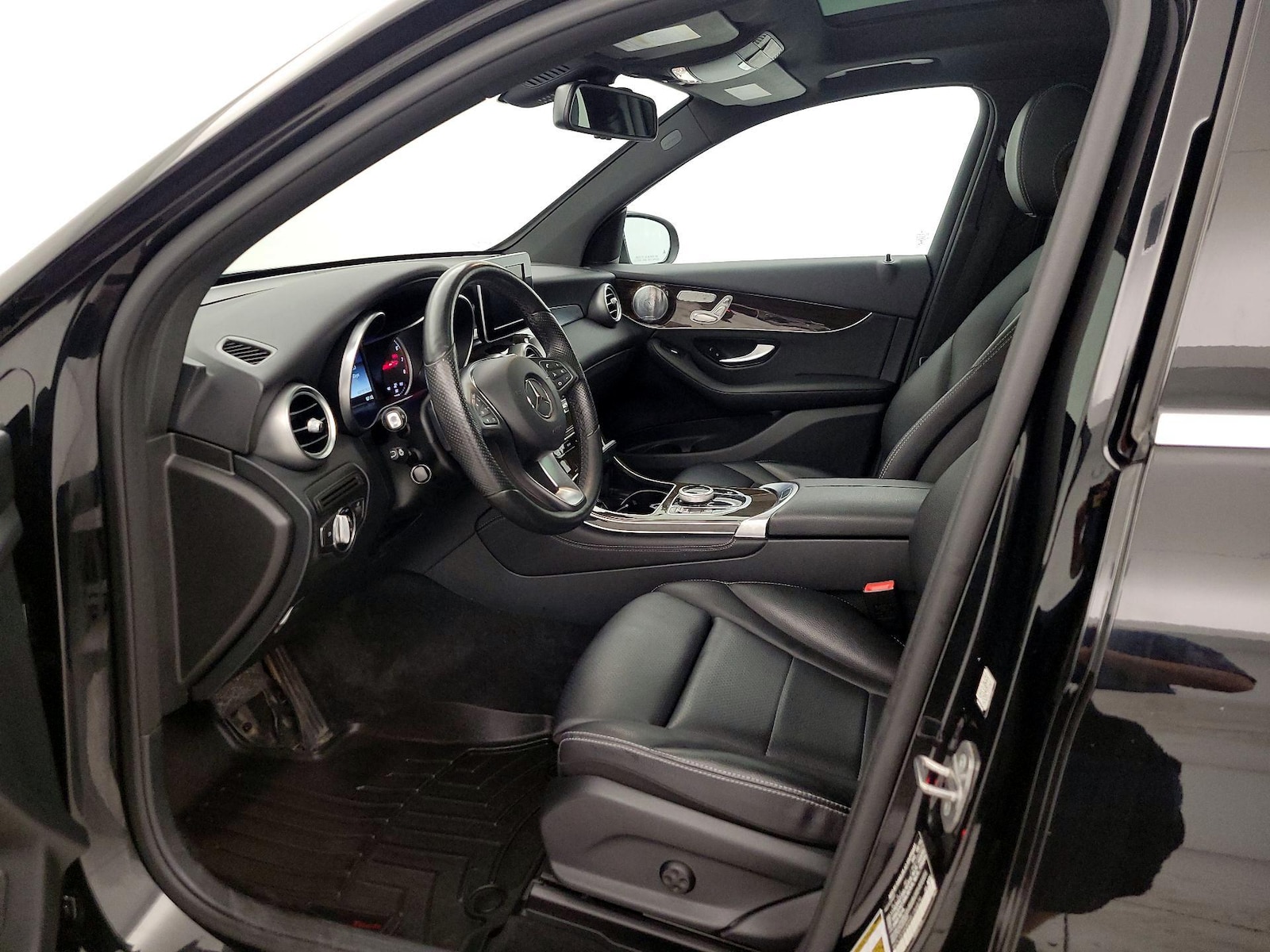 2017 Mercedes-Benz GLC GLC300 - Photo 12