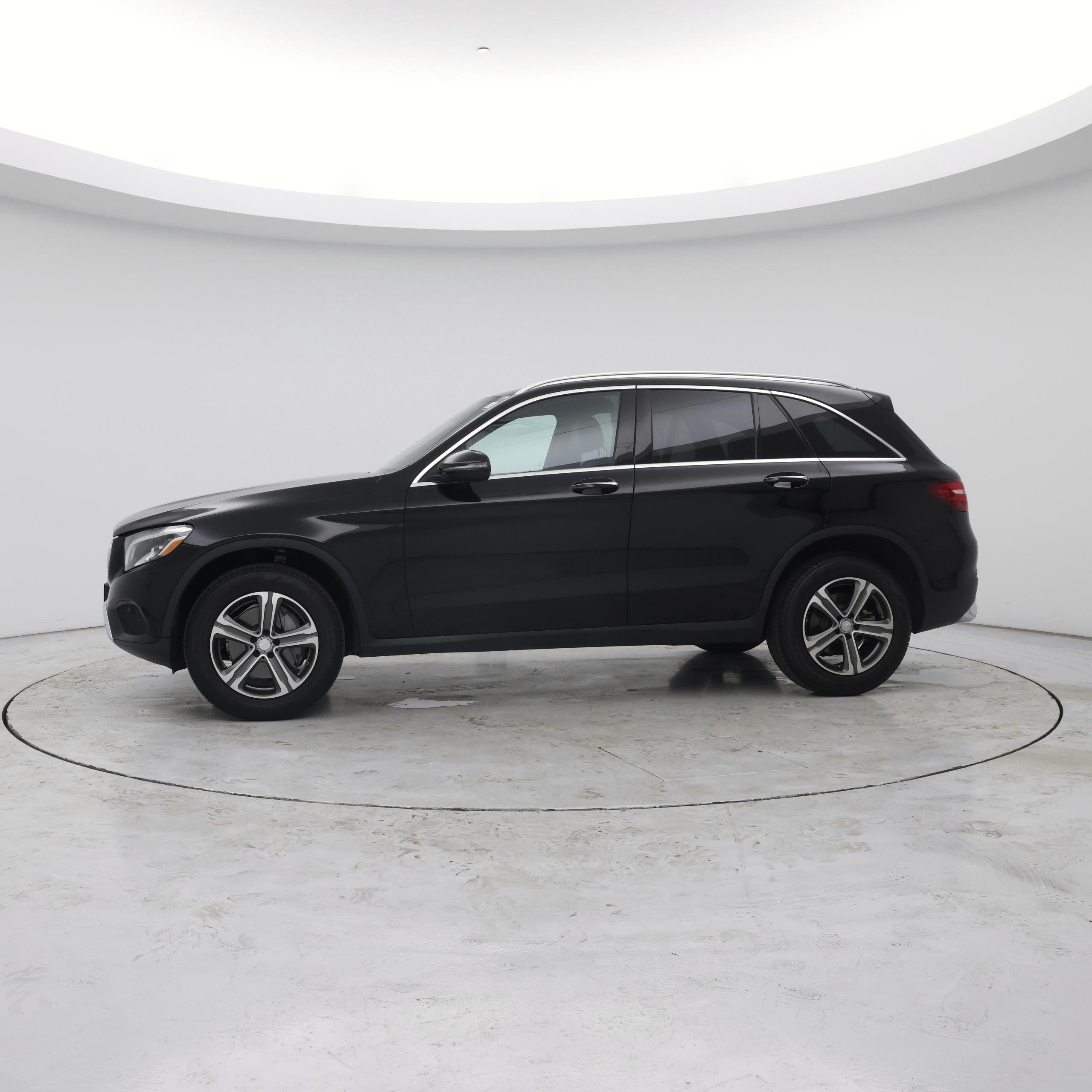 Thumbnail: 2017 Mercedes-Benz GLC - 3