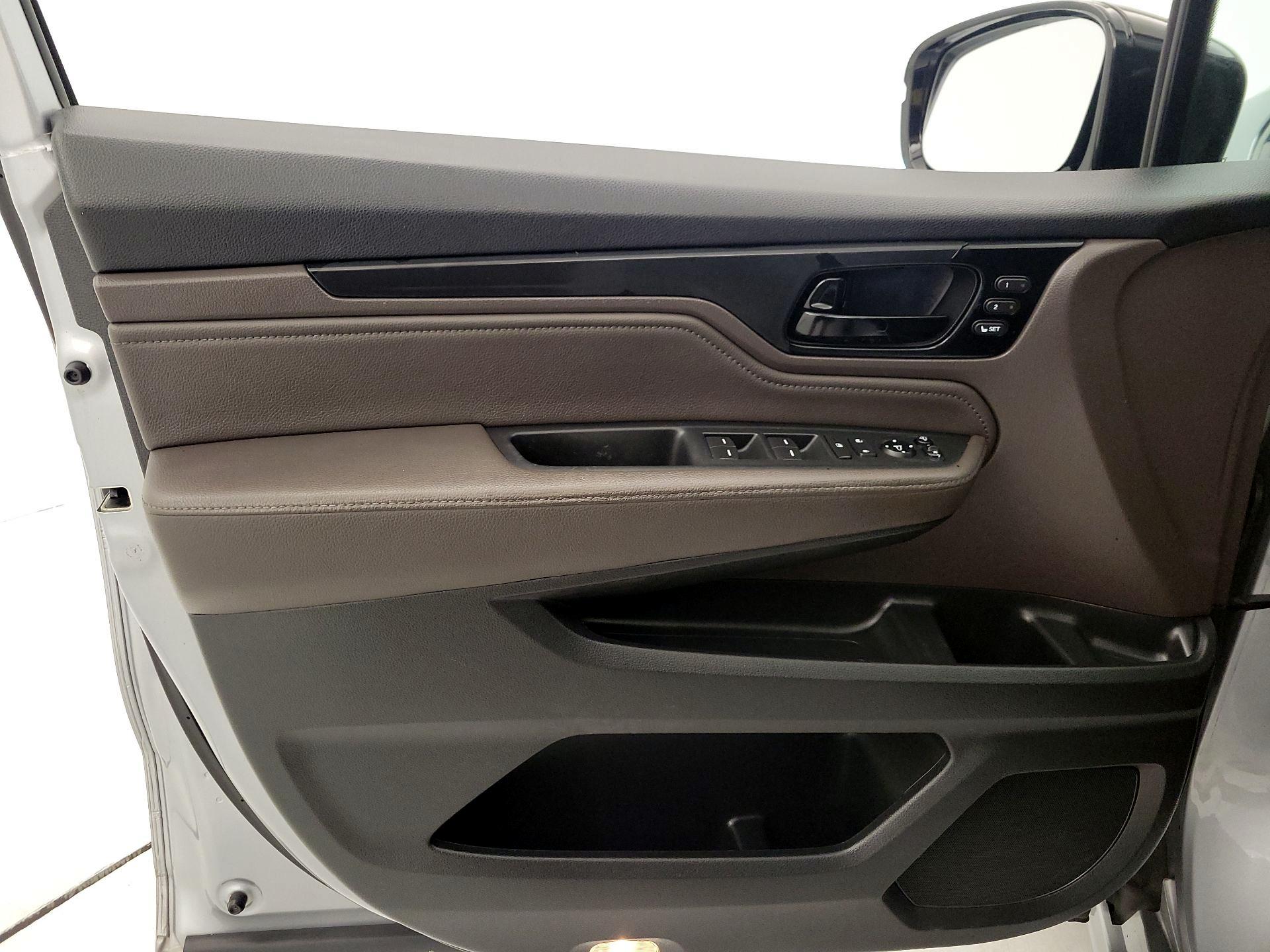 Thumbnail: 2019 Honda Odyssey - 12