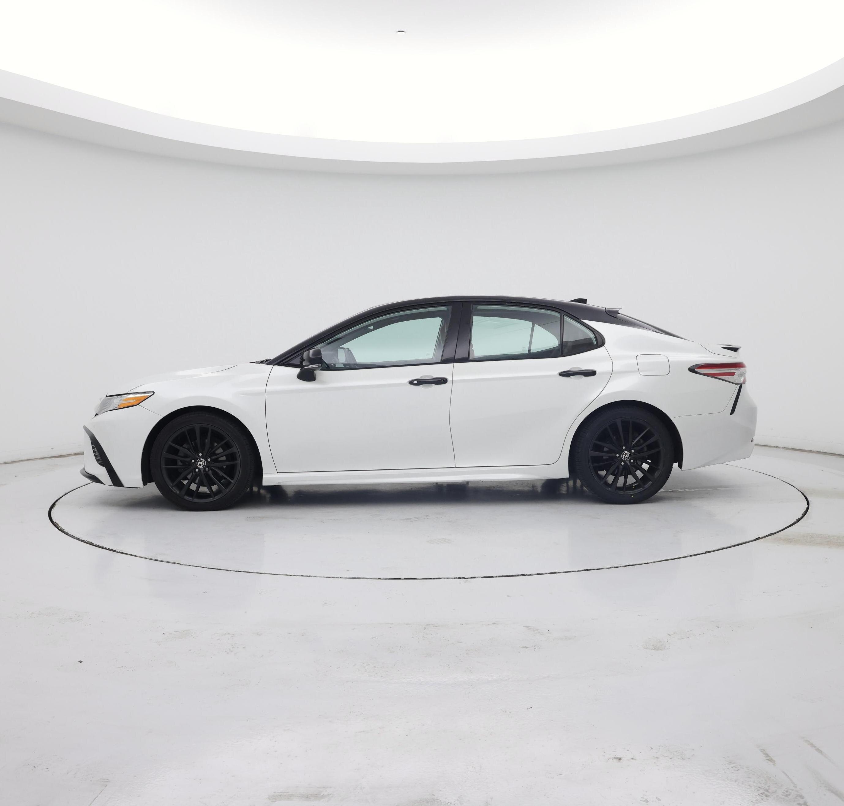 Thumbnail: 2020 Toyota Camry - 3