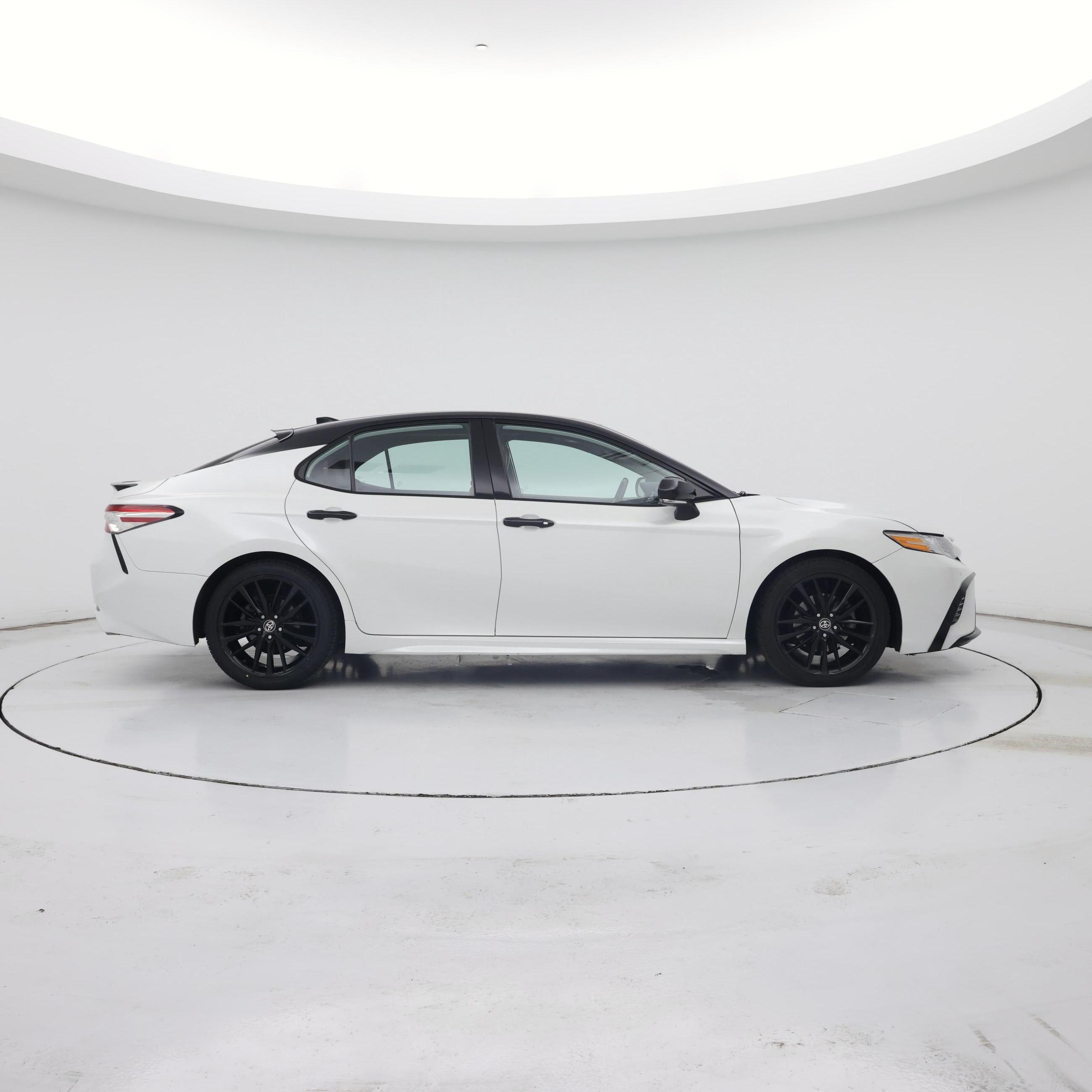 Thumbnail: 2020 Toyota Camry - 7