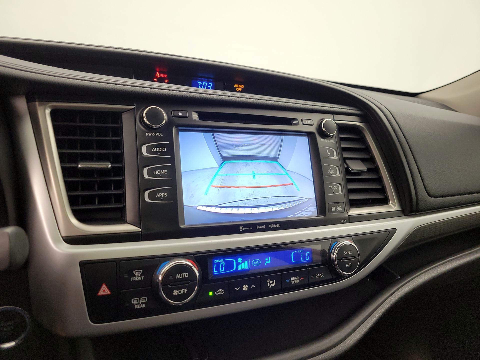 Thumbnail: 2018 Toyota Highlander - 14