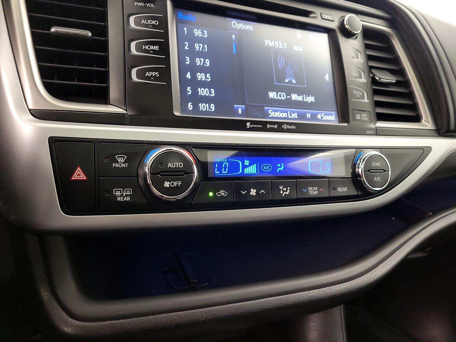 Thumbnail: 2018 Toyota Highlander - 16