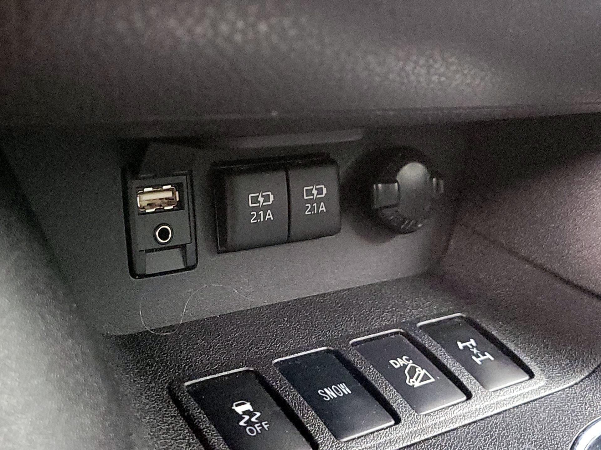 Thumbnail: 2018 Toyota Highlander - 18
