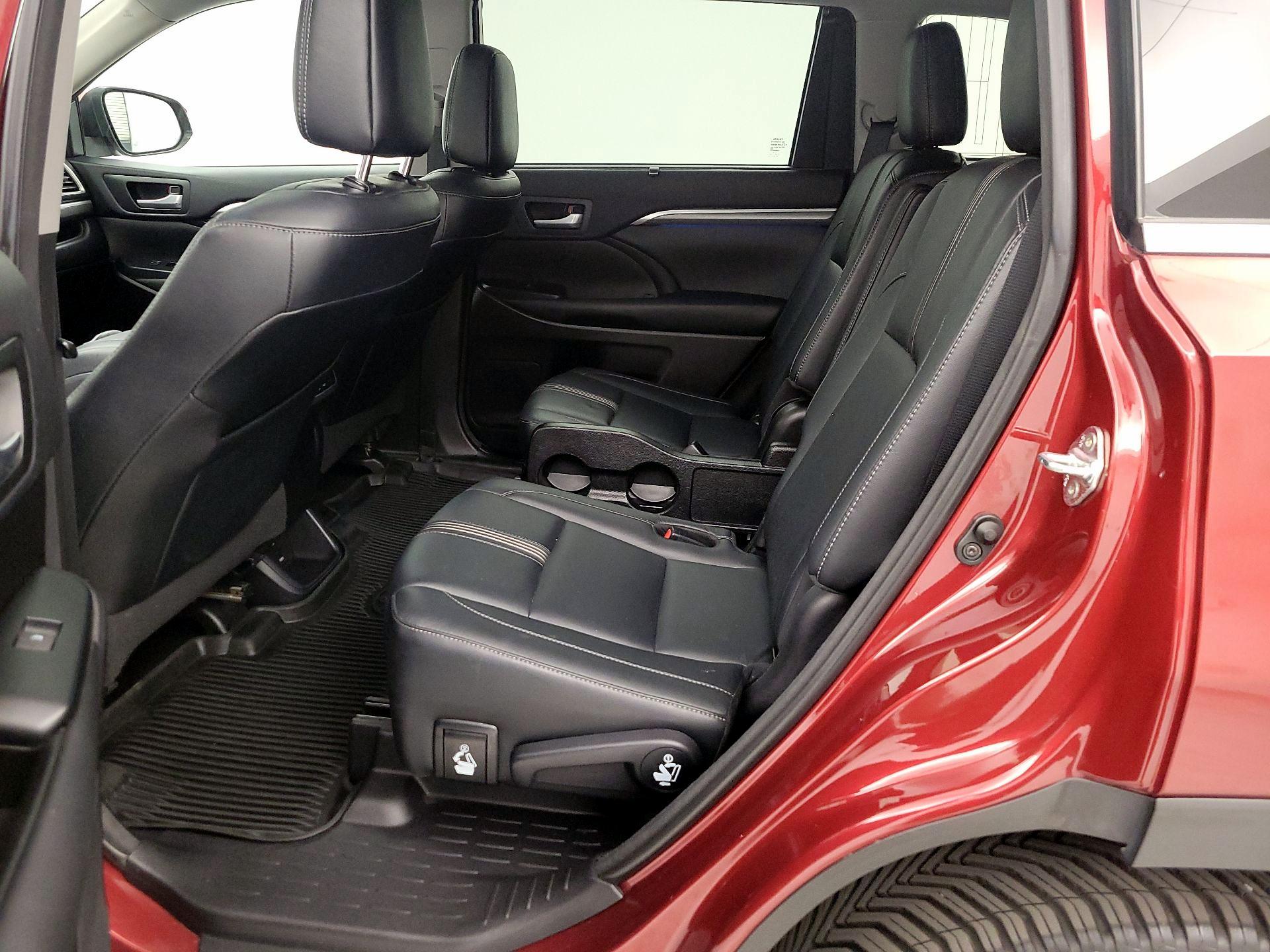Thumbnail: 2018 Toyota Highlander - 20