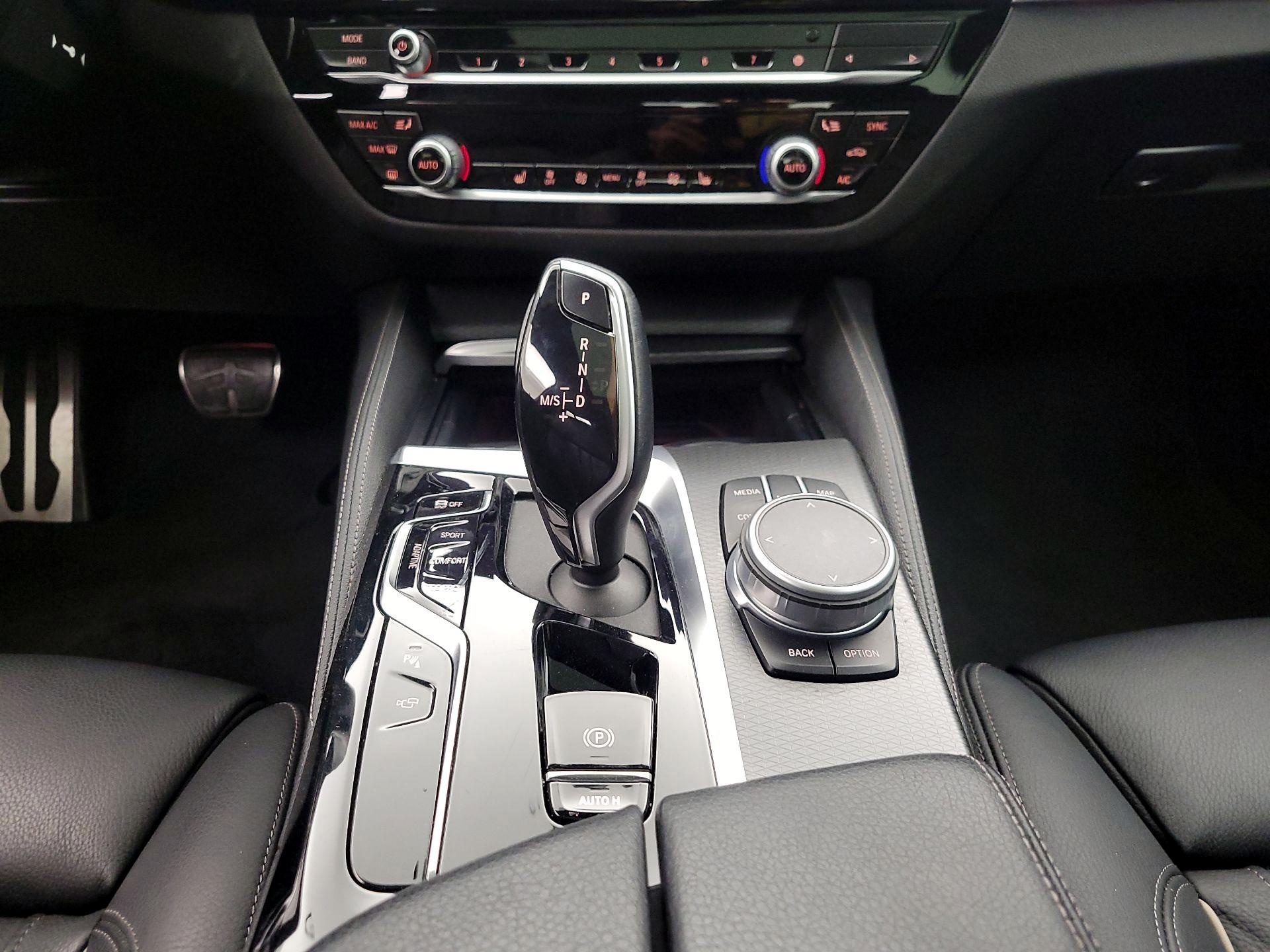 Thumbnail: 2022 BMW 5 Series - 18
