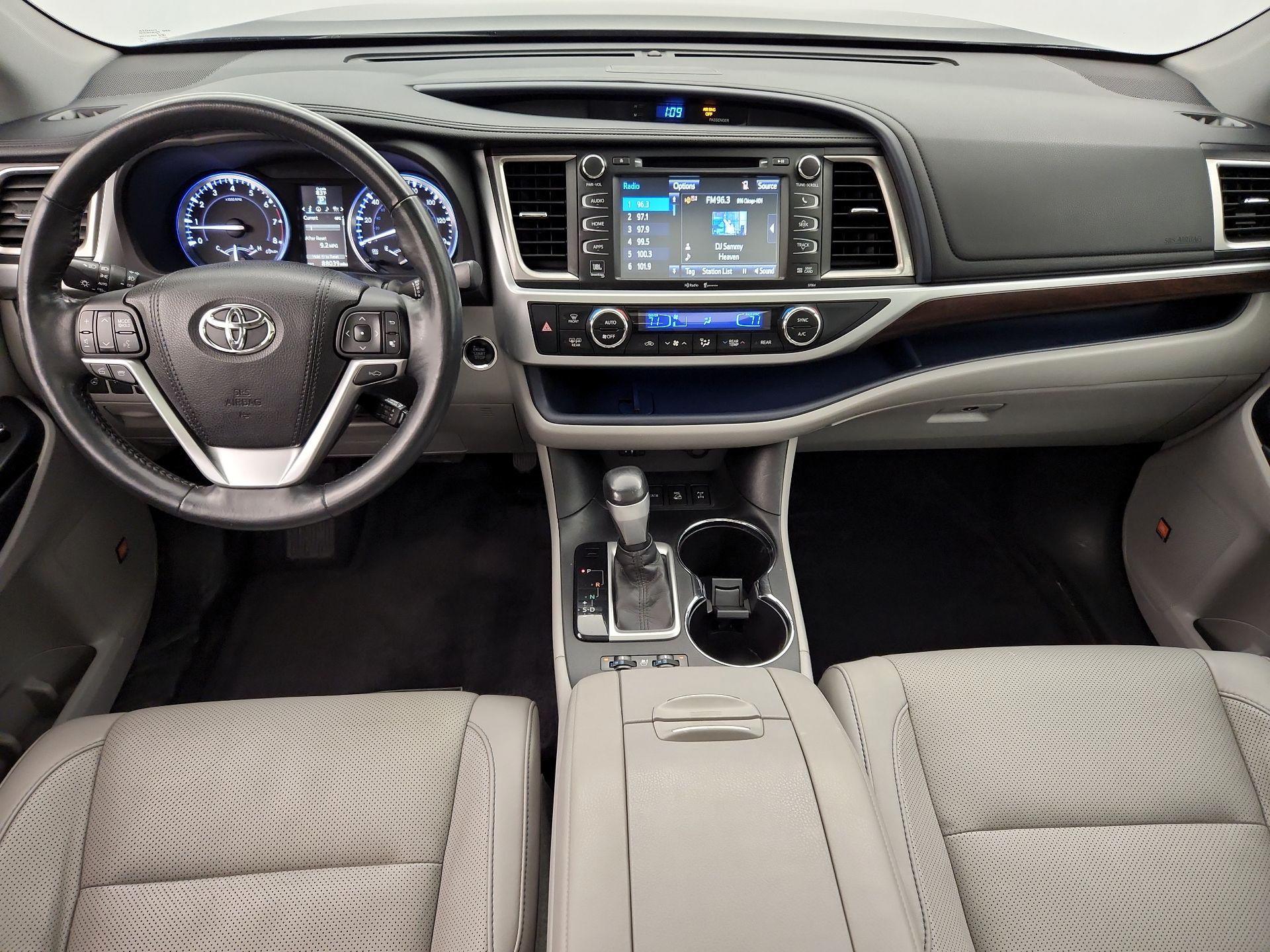 Thumbnail: 2015 Toyota Highlander - 9