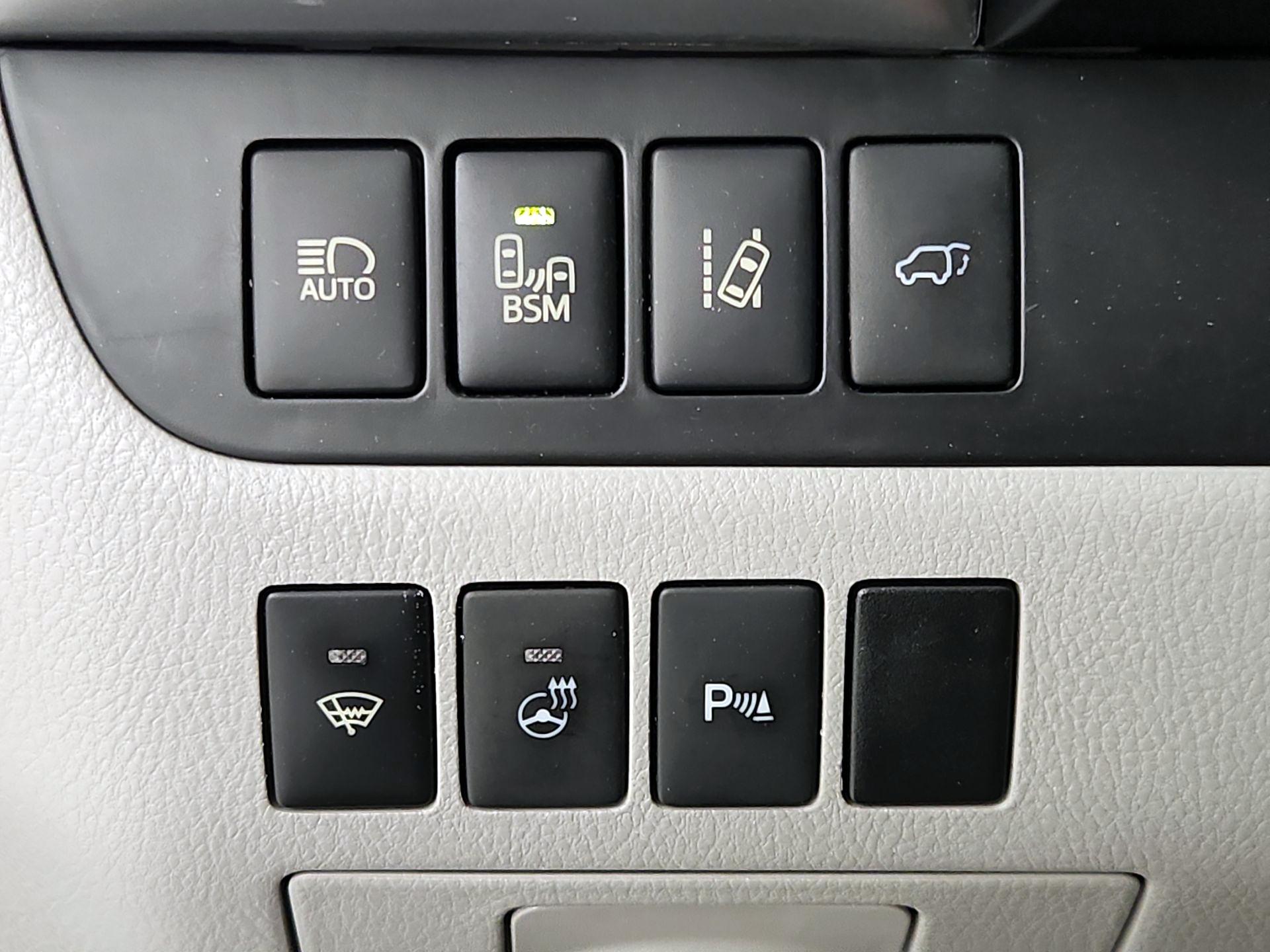 Thumbnail: 2015 Toyota Highlander - 13