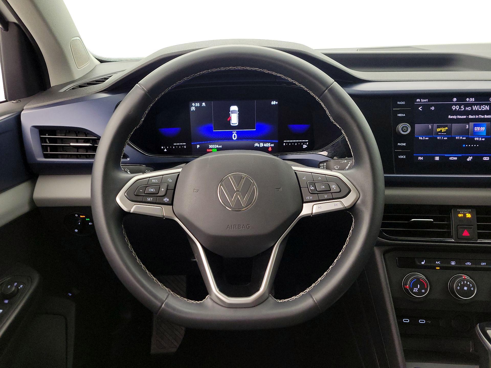 Thumbnail: 2022 Volkswagen Taos - 10