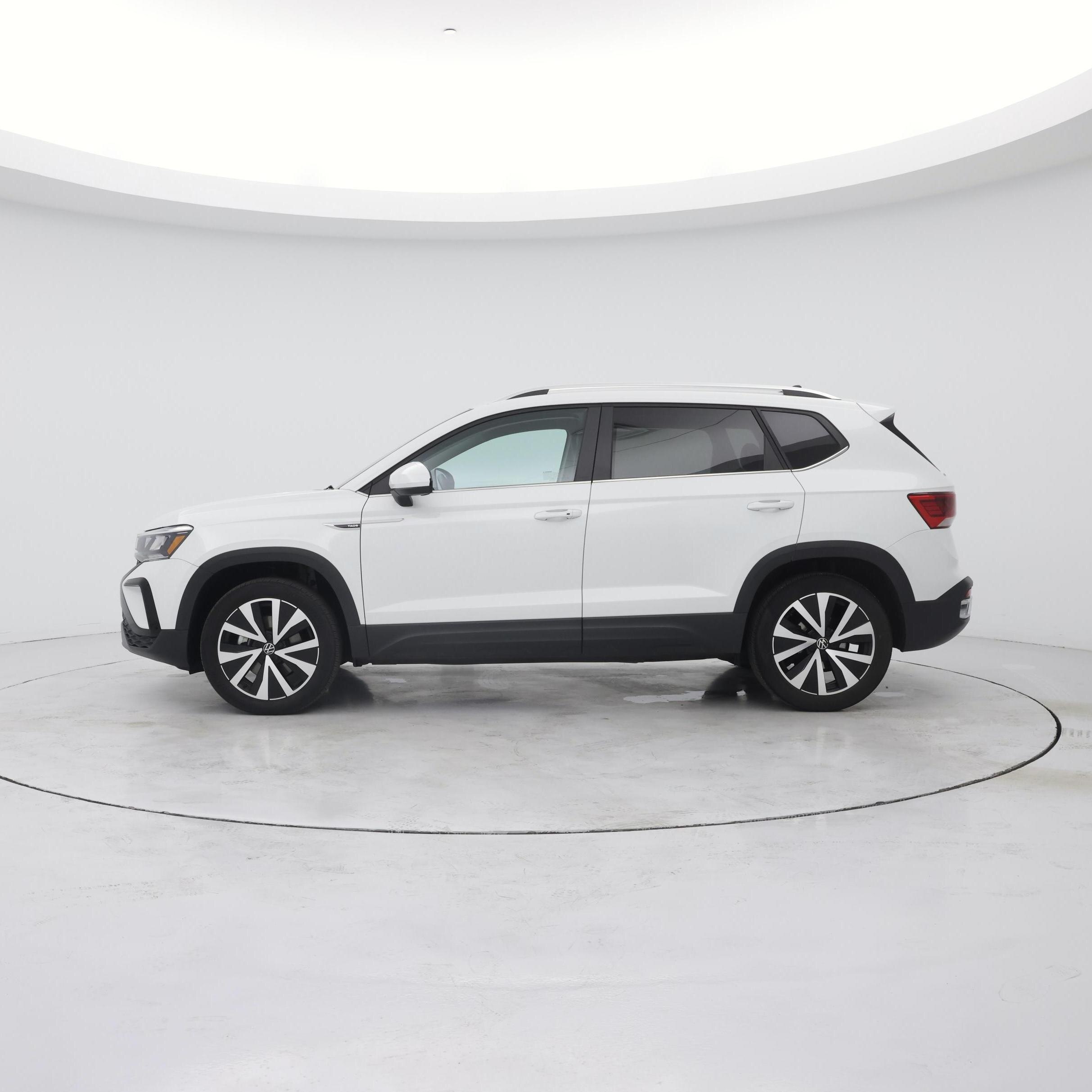 Thumbnail: 2022 Volkswagen Taos - 3
