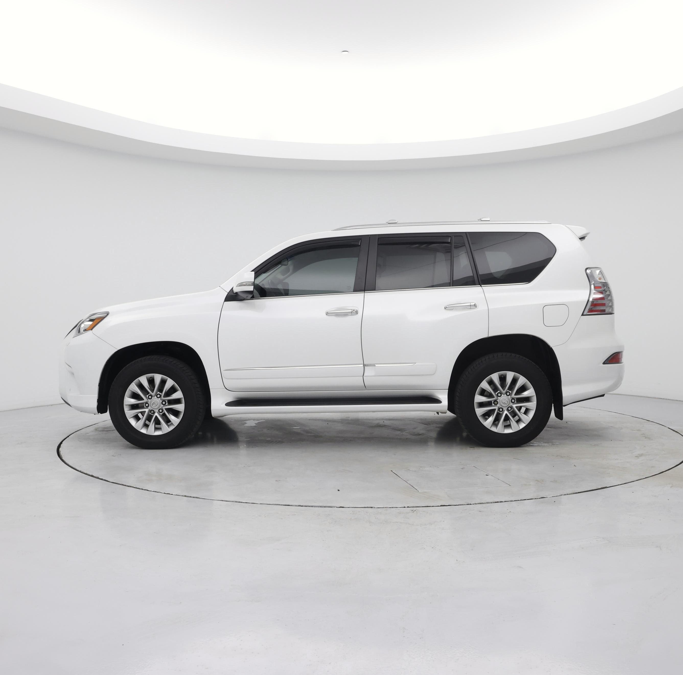 Thumbnail: 2019 Lexus GX - 3