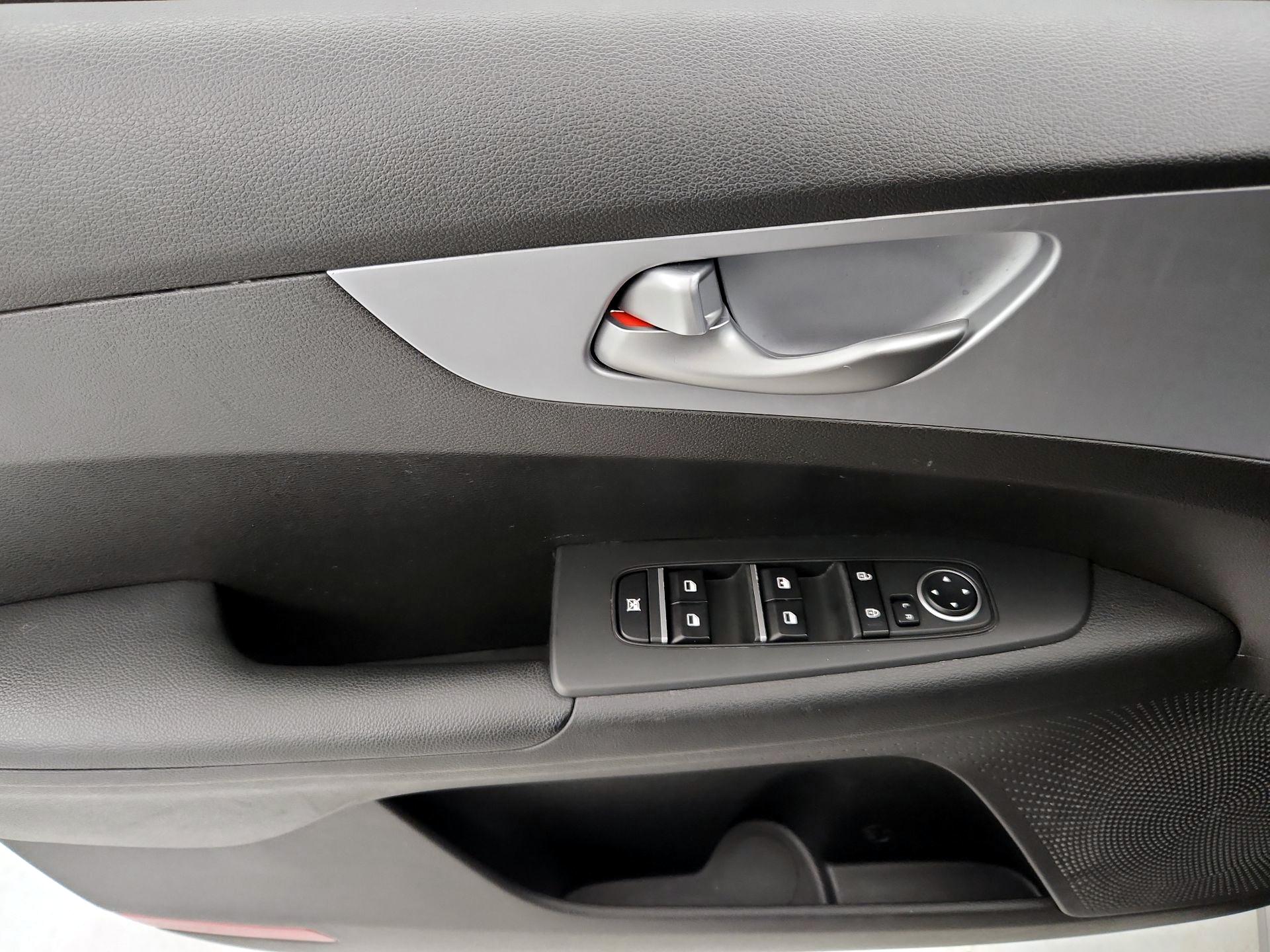 Thumbnail: 2023 Kia Forte - 12