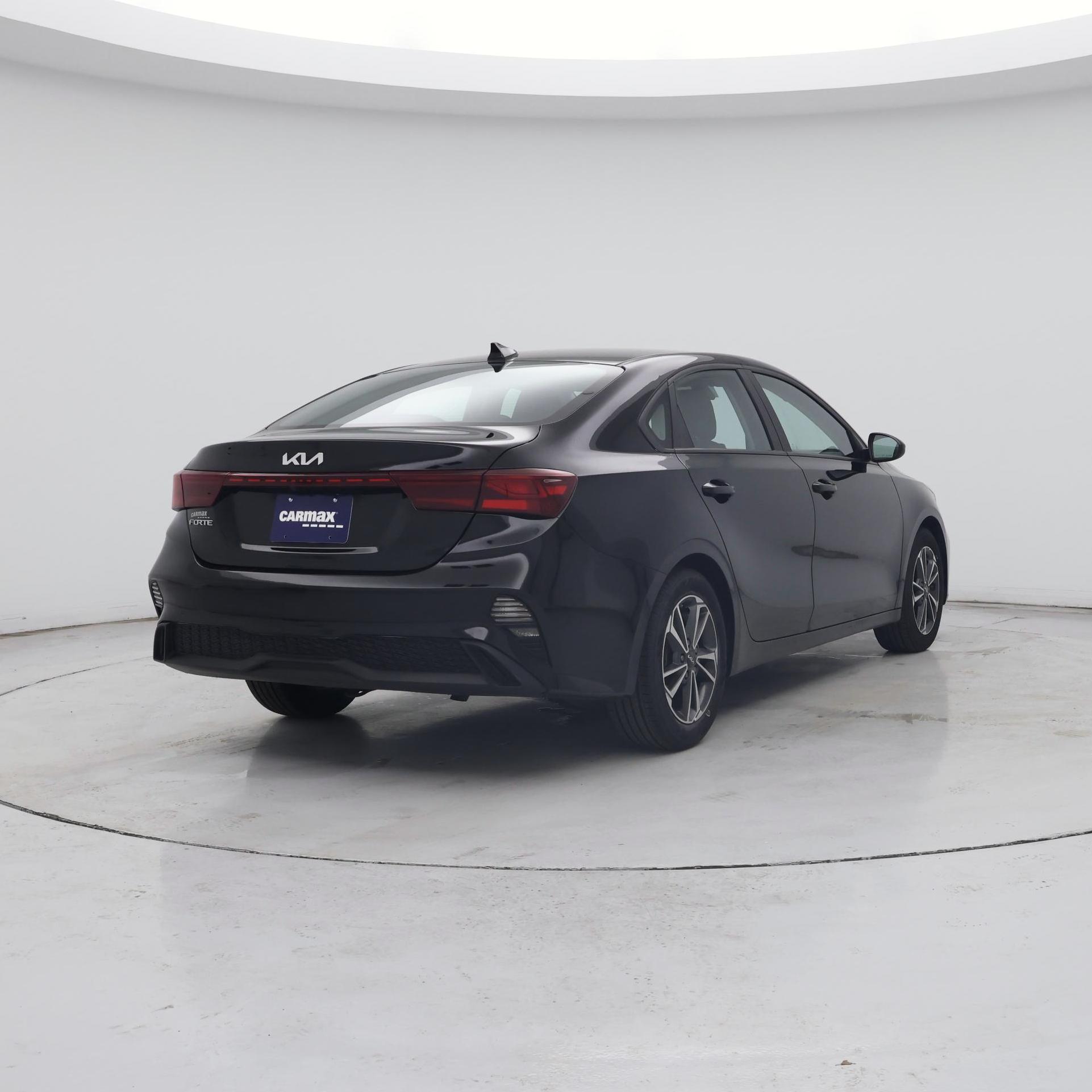 Thumbnail: 2023 Kia Forte - 8