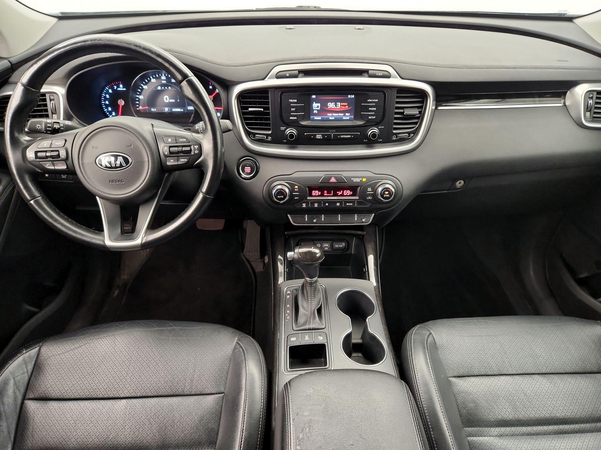 Thumbnail: 2016 Kia Sorento - 9