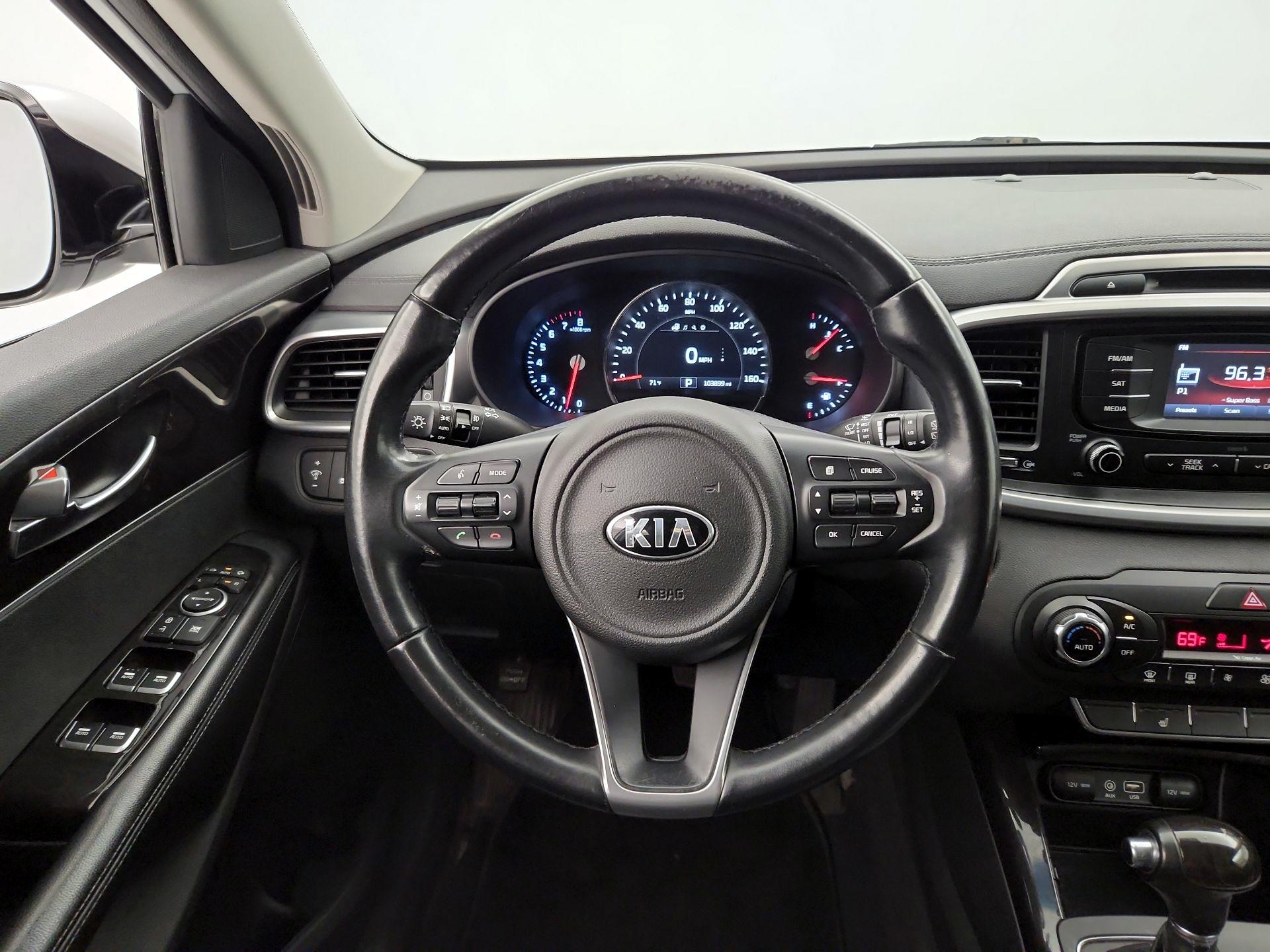 Thumbnail: 2016 Kia Sorento - 10