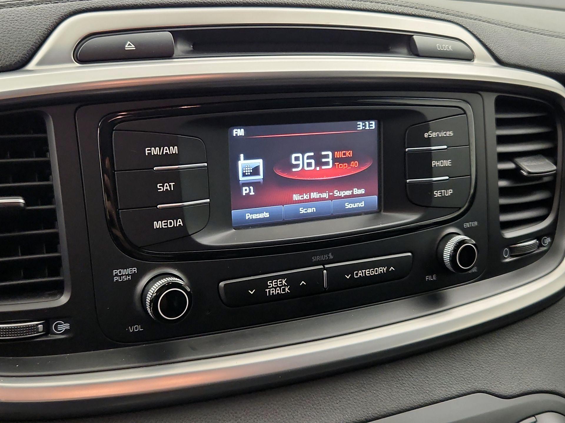 Thumbnail: 2016 Kia Sorento - 15
