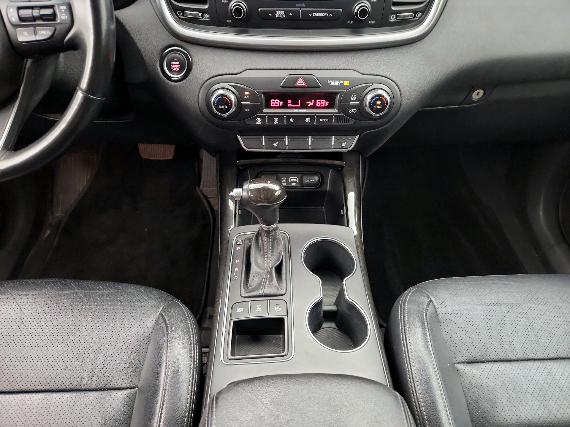 Thumbnail: 2016 Kia Sorento - 17