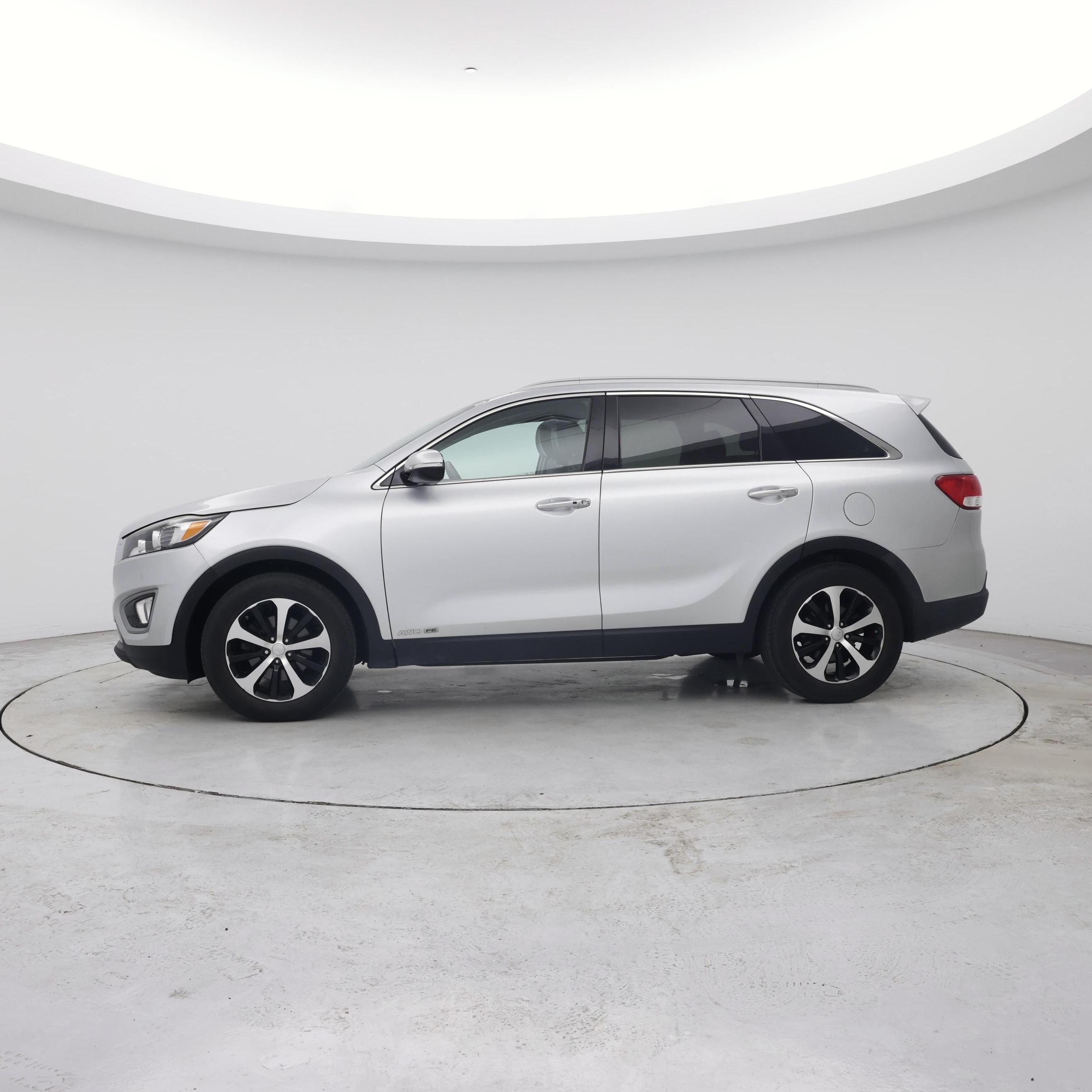 Thumbnail: 2016 Kia Sorento - 3