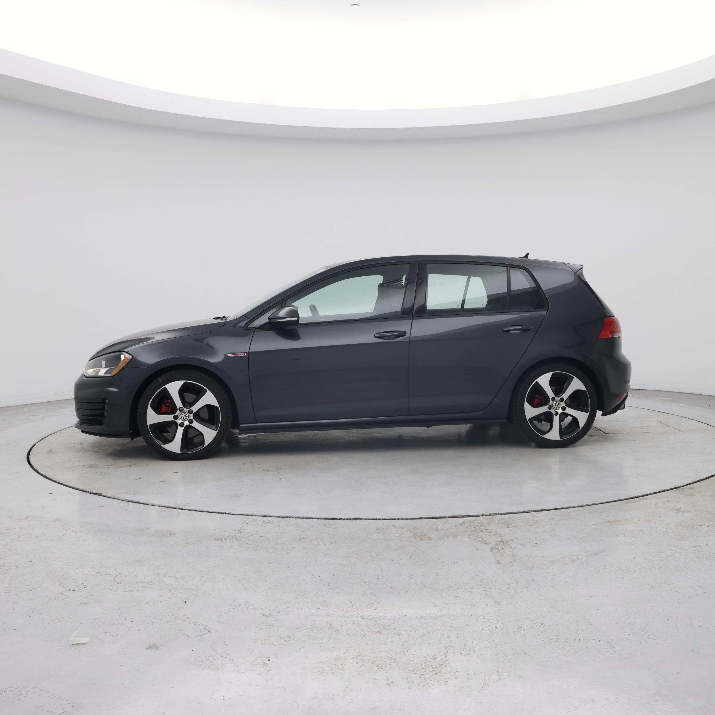 Thumbnail: 2017 Volkswagen Golf - 3