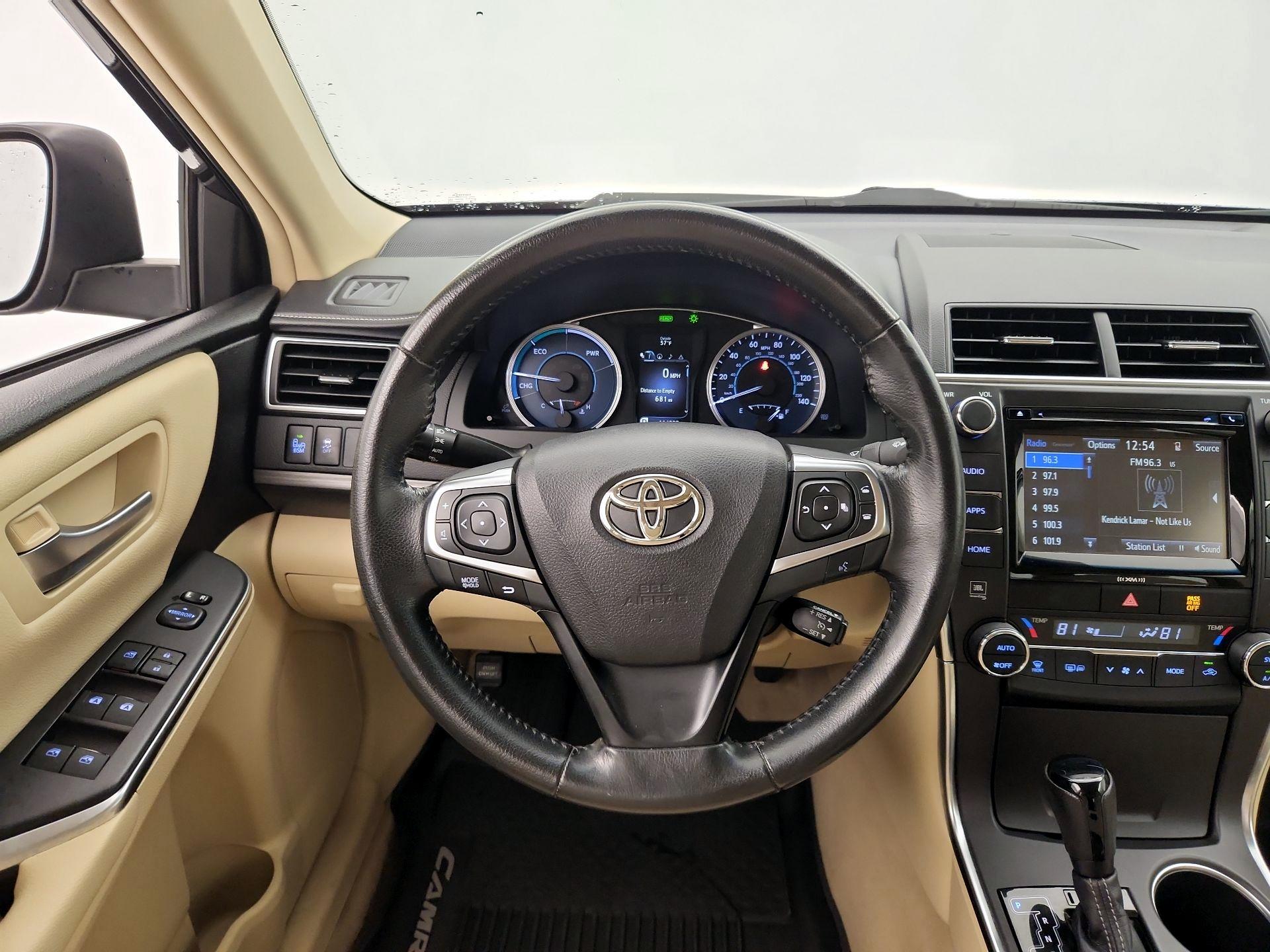 Thumbnail: 2016 Toyota Camry - 10