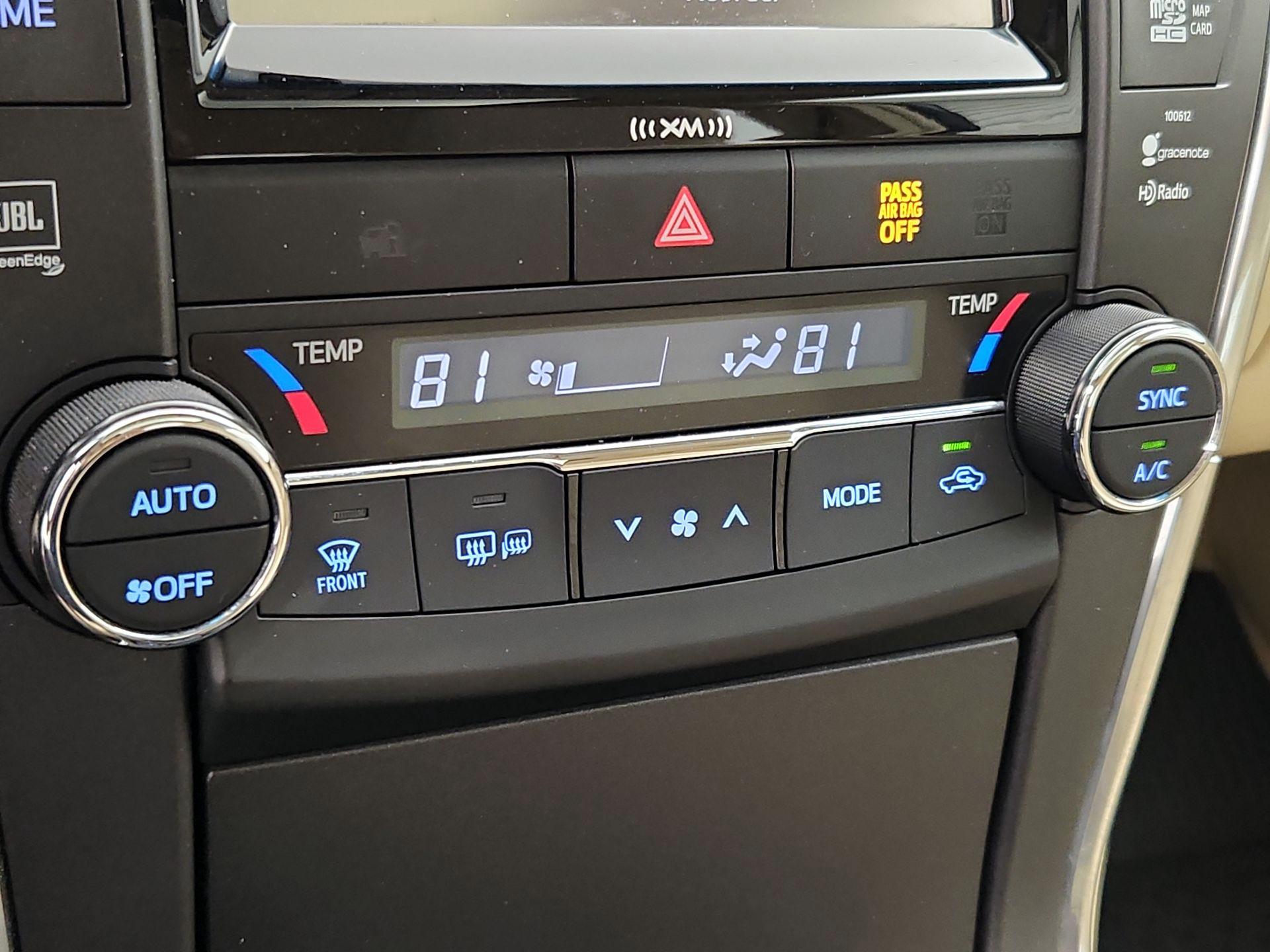Thumbnail: 2016 Toyota Camry - 16