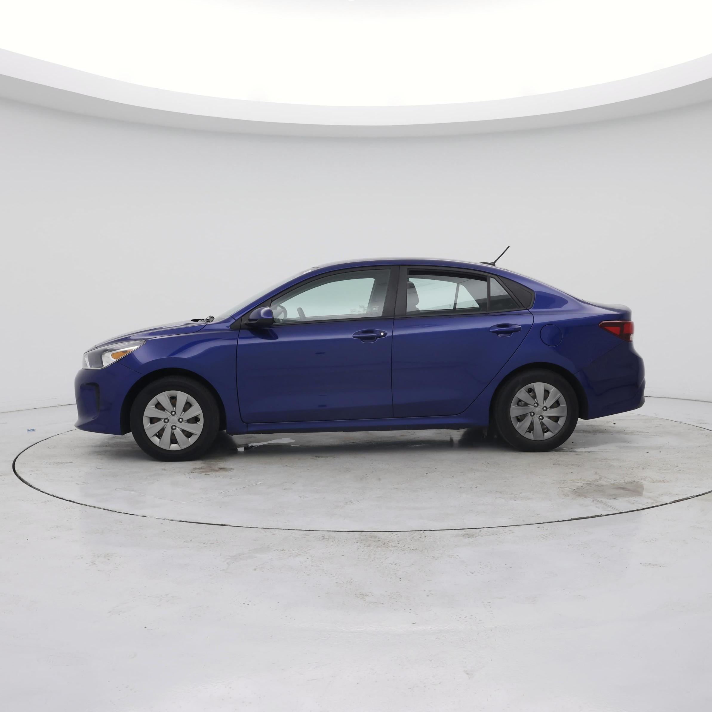 Thumbnail: 2020 Kia Rio - 3