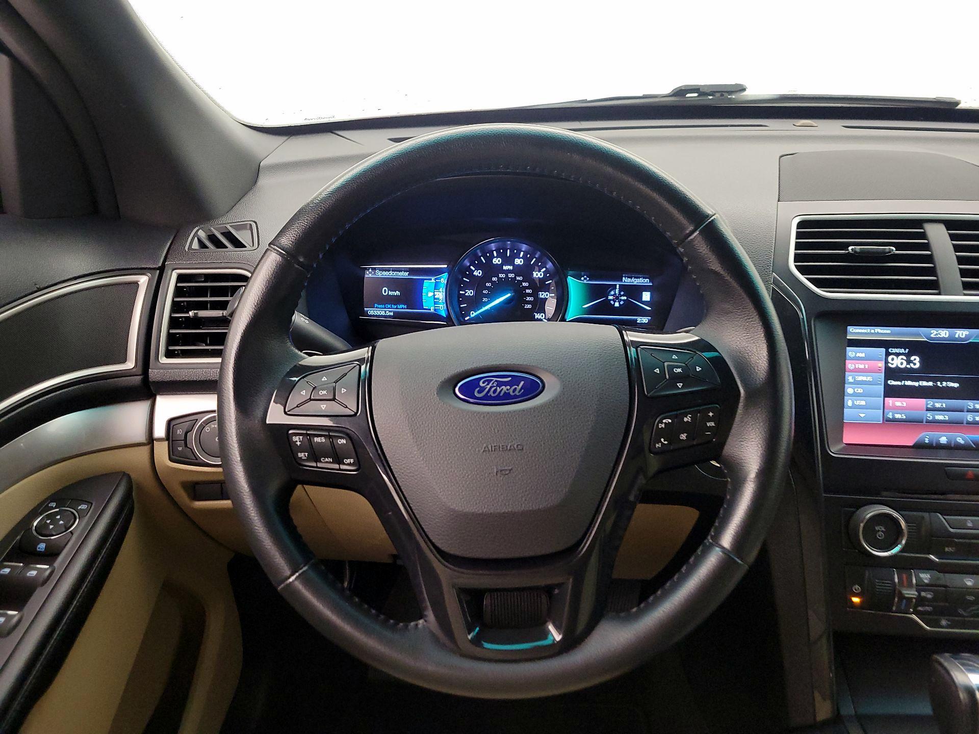 Thumbnail: 2016 Ford Explorer - 10