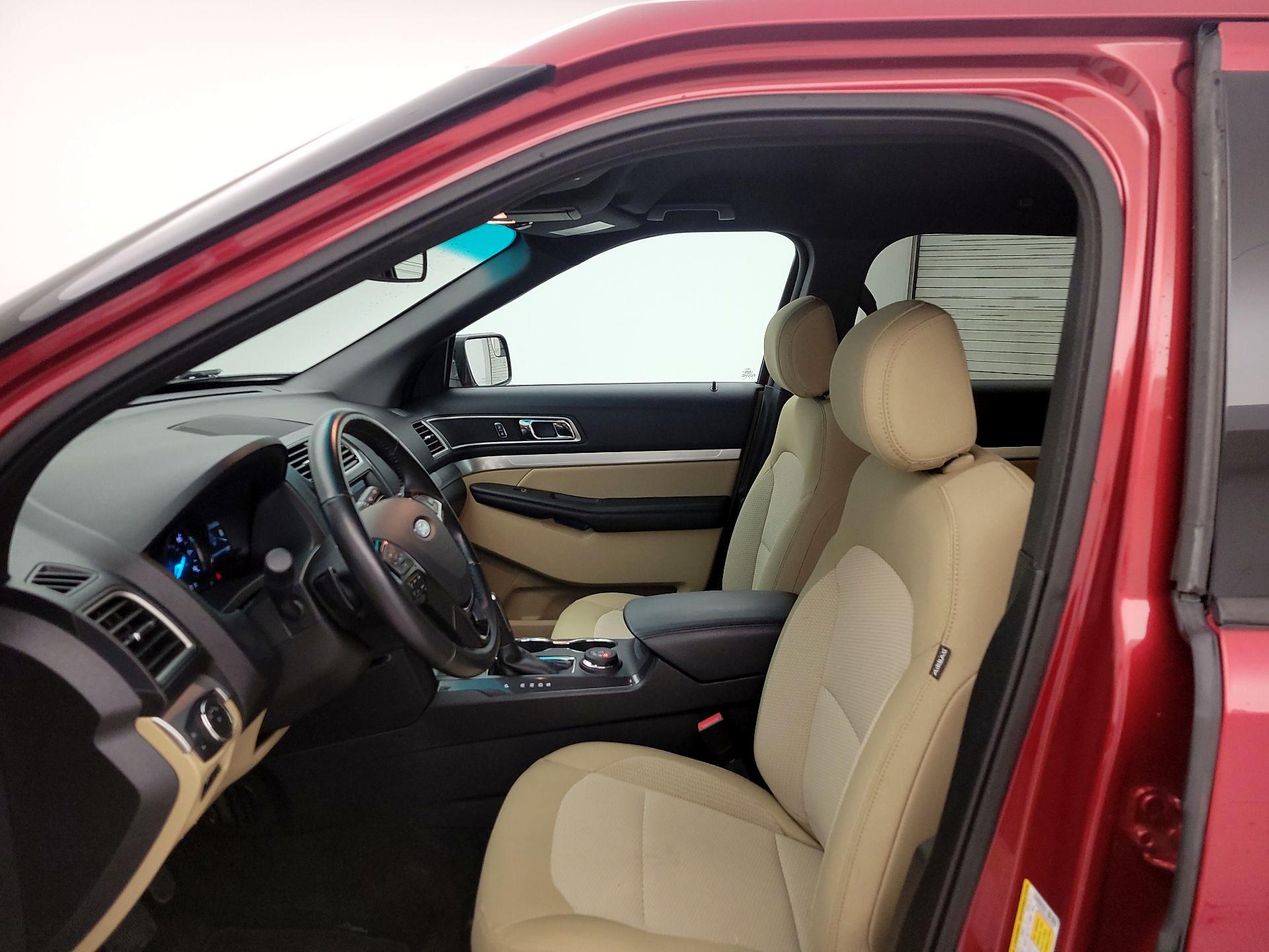 Thumbnail: 2016 Ford Explorer - 11