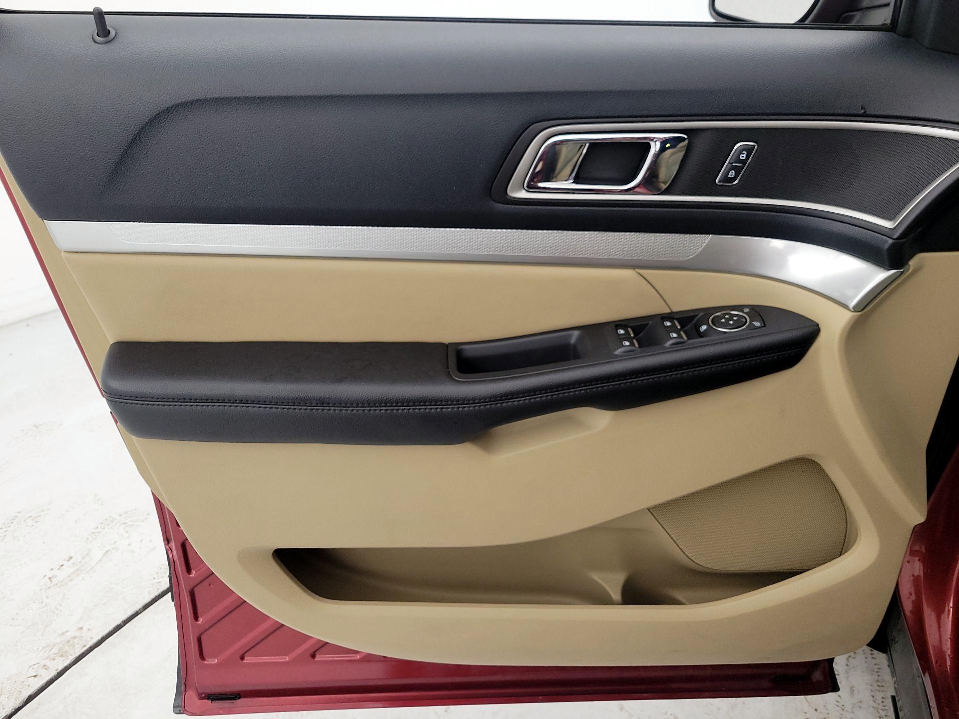 Thumbnail: 2016 Ford Explorer - 12