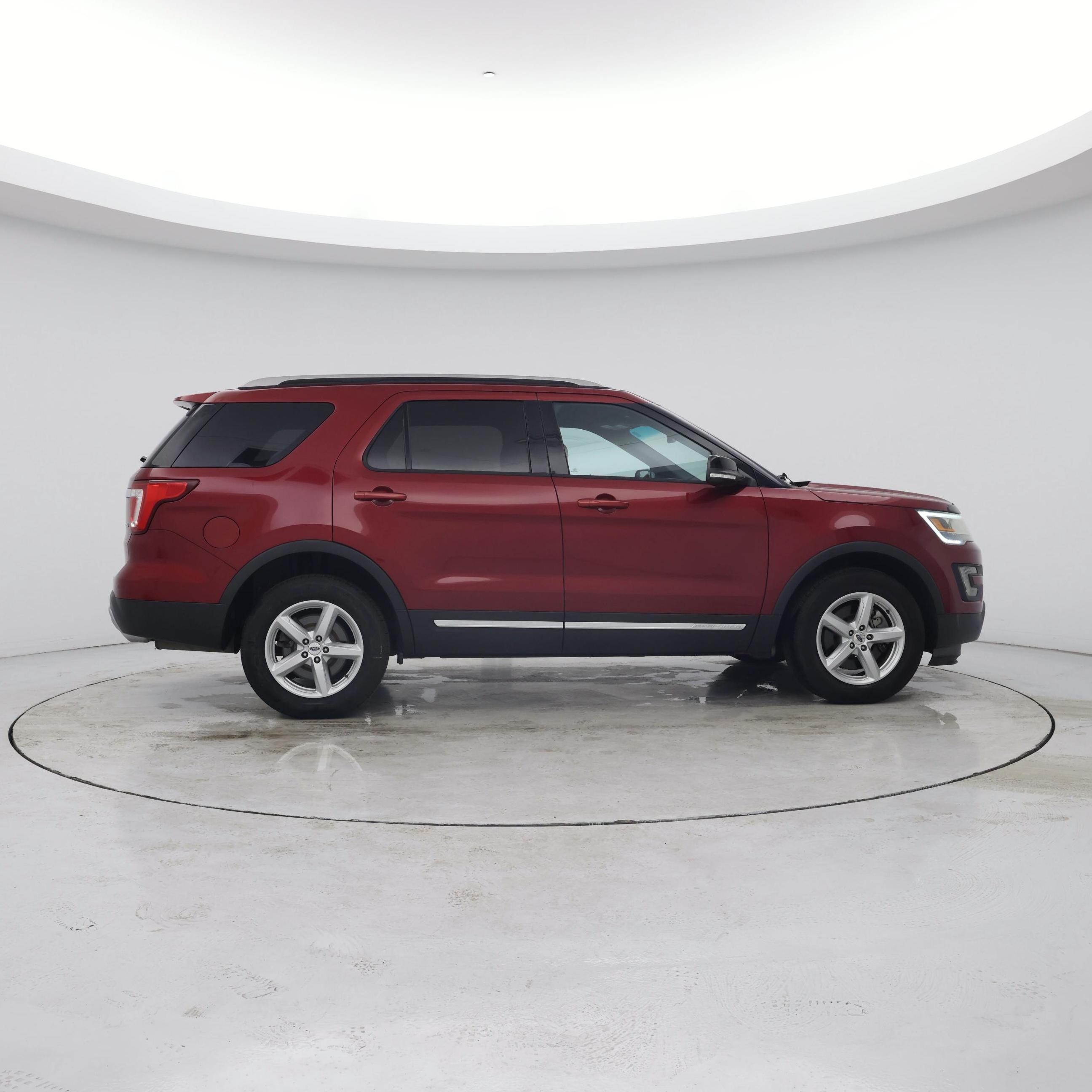 Thumbnail: 2016 Ford Explorer - 7