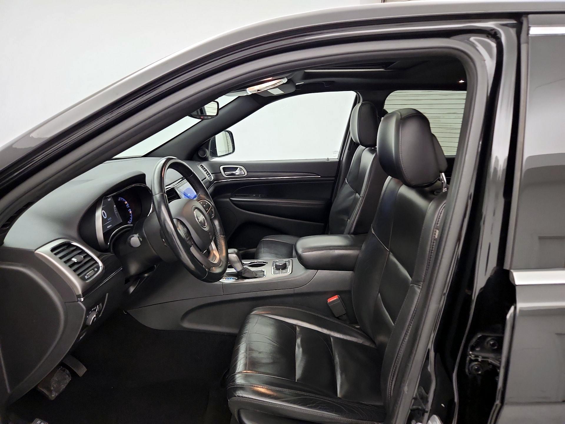 Thumbnail: 2019 Jeep Grand Cherokee - 11