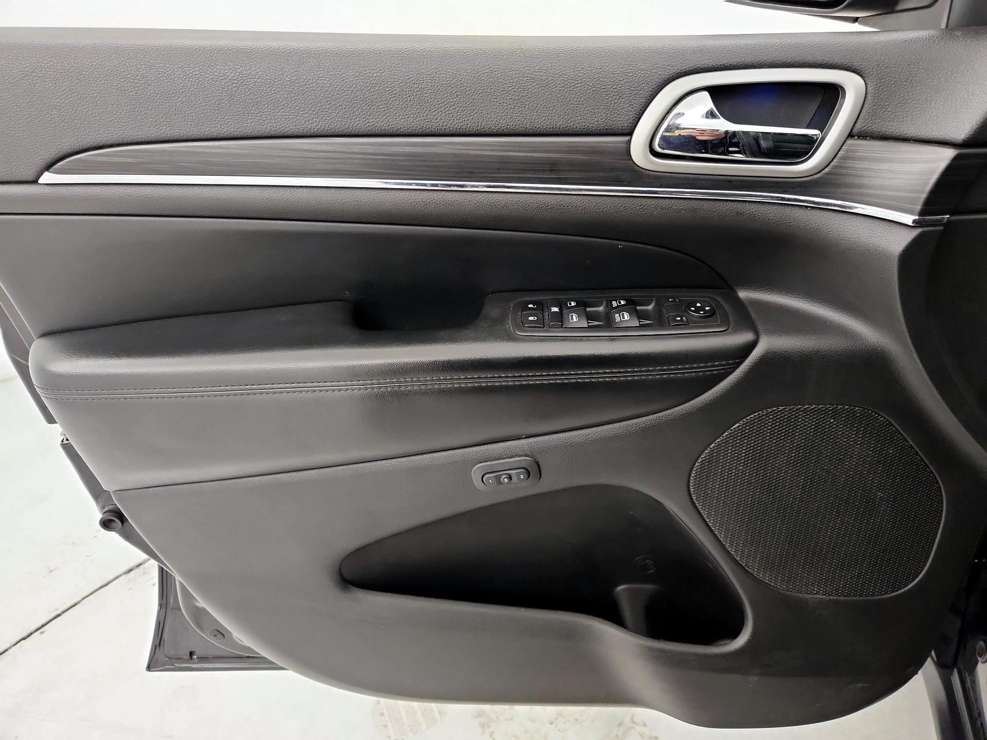 Thumbnail: 2019 Jeep Grand Cherokee - 12