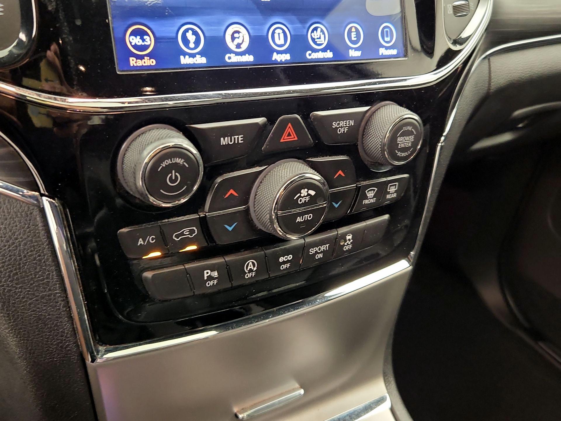 Thumbnail: 2019 Jeep Grand Cherokee - 17