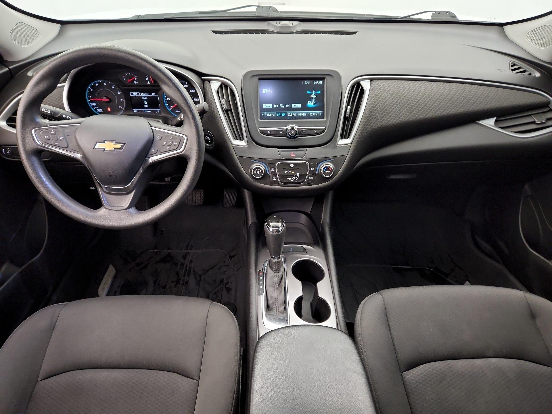 Thumbnail: 2018 Chevrolet Malibu - 9