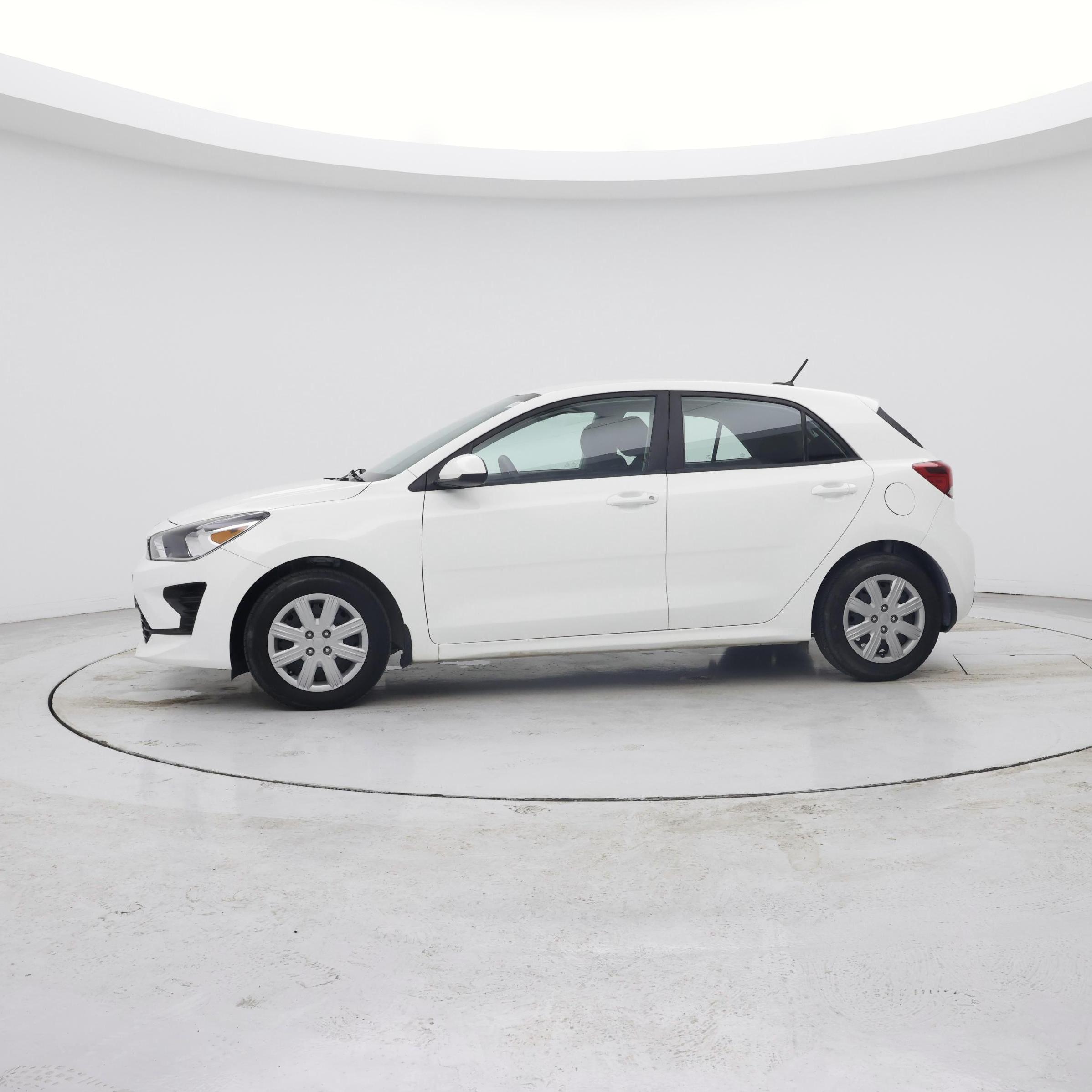Thumbnail: 2023 Kia Rio - 3